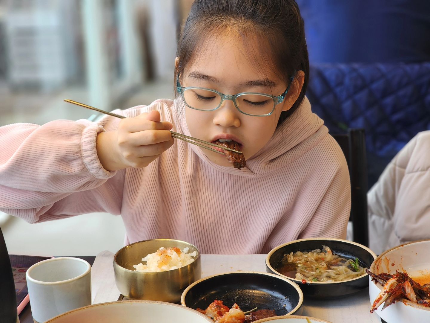 살살녹아😍
맛점하고 오락한판 때리고
뽑기하고 즐거운 마음으로 학원ㄱㄱ
잘 다녀왕~~ ㅋㅋㅋ
낼은 오락실에 세뱃돈 2만원 탕진예고하고가심
장난하냐ㅋㅋㅋ장난하냐고🤬
#겨울방학 #늦잠푹자고 #아점
#소양념갈비 #살살녹아 #호지원
#오락실탕진예고