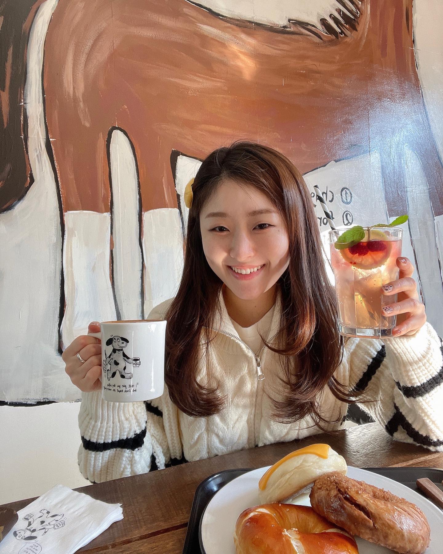 ♡ᵎᵎᵎ
엄마아빠 줄 베이글까지 야무지게 챙긴 효녀투어 🥯🍹☕️
언니가 잘 델꼬 놀아줄게- 해놓고 내가 더 즐긴 하루 <(˶ᵔᵕᵔ˶)>