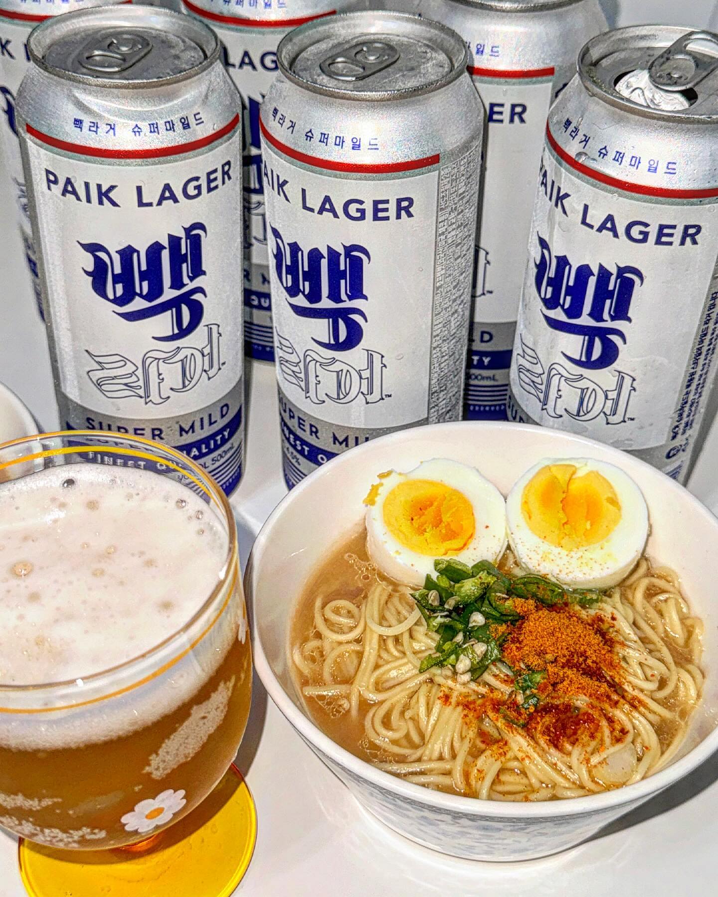 #협찬 🍻슈퍼마일드 #빽라거
🌈엄청 부드러운 맥주의 탄생
알쓰들도 가볍게 마실 수 있어요
상쾌한 탄산감과 패키징이 여름이랑 잘 어울려요
기존 진하고 고소했던 빽라거보다
도수도 낮아진 4.5도
슈퍼마일드 빽라거에요
✨단계별 저온 숙성 과정을 거쳐
보다 부드러운 풍미를 가지고 있으며
상쾌한 탄산감과 함께
깔끔한 피니쉬를 느낄 수 있는 마일드라거에요
금욜저녁으로 이치란라멘에
빽라거 한잔~@
한주동안 고생하셨어요~🫶
🚩5/1 출시되었으며
CU, GS25, 세븐일레븐, 이마트24에서 만나볼 수 있습니다.
.
.
.
.
.
#빽라거슈퍼마일드
#빽라거슈마 #백종원맥주
#맥주스타그램 #맥주추천 #빽라거
#빽라거 #불금 #치맥 #녜지맛집
#신혼부부밥상 #저녁밥상 #불금저녁
#라멘 #이치란라멘 #오사카여행