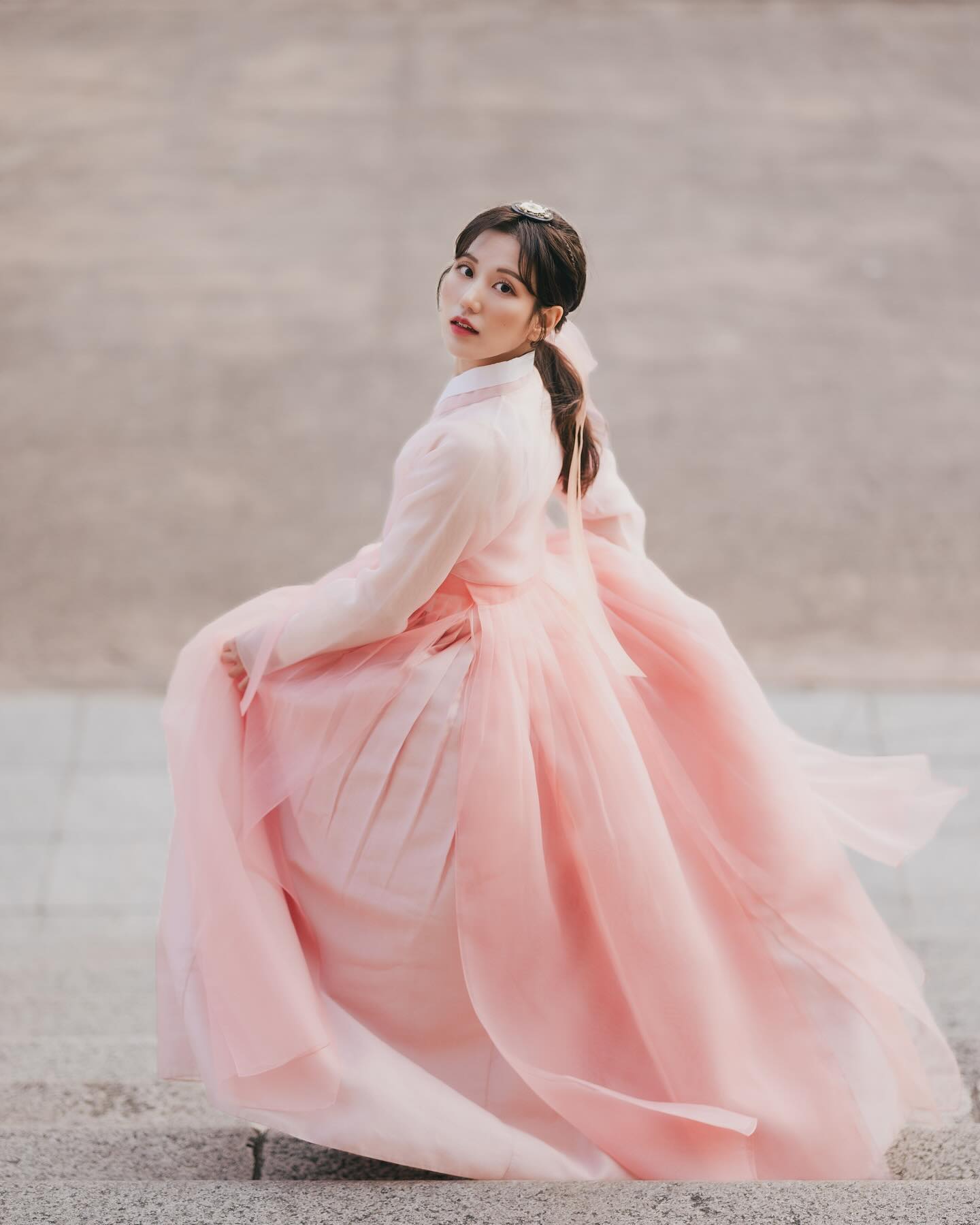 벌써 세달전이 되어버린 재밌는 한복촬영🫶🏻

모두 해피설날 되십쇼💗

P. seol.pic_