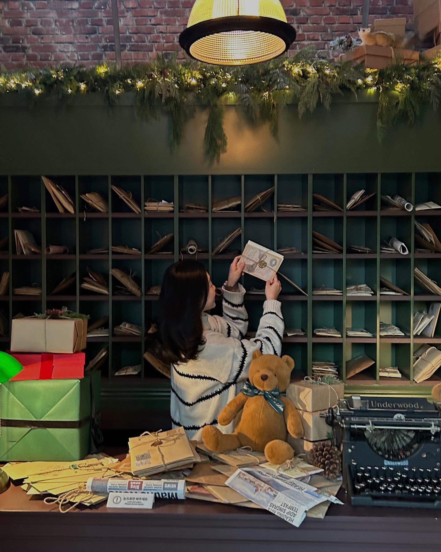 ⠀
나도다녀와본해리의꿈의상점🧸🎄
모든구간이웨이팅지옥이였지만
크리스마스분위기너무조아ෆ
⠀
(참고로 주말은 오픈런해도 현장등록은 1000번대일수도있어요...
내가그랬음ㅋㅋ그냥내내기다리면대요)