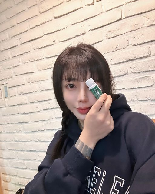 로로🧸 on Instagram: "#광고 [코어뉴트리션] 그린앰플 7일분💚 @corenutrition_official 바쁜 현대인들. 건강을 생각해 챙겨 먹는다 해두 영양소를 골고루 다 섭취하기가 힘들죠🥹 5색 컬러푸드를 섭