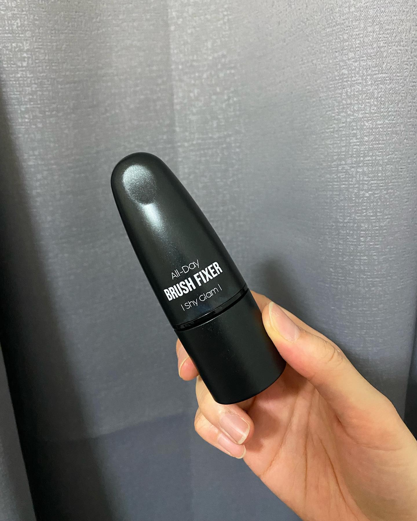 #협찬

간편한 앞머리 or 잔머리 고정할 때 쓰기 좋은 모두봄
⠀
손에 묻히지 않고 뚜껑 열어 브러시부분으로빗어주면 세상 편리하게 잔머리도 고정하고 앞머리도 고정 완전 가능!!! 
⠀
뿌리는 픽서와는 다르게 얼굴에 뿌릴 걱정없고 습도에도 강한 지속성때문에 자주 손이가는 제품!!! 

전 여행갈때도 늘 들고가요!! 들고다니기 짱 좋게 미니미한 사이즈까지 …🖤

진쫘 다들 써보면 좋겠다 ₍₍ ( ๑॔˃̶◡ ˂̶๑॓)◞♡

#올데이브러시픽서 #모두봄헤어픽서 #헤어스타일링 #잔머리정리 #잔머리픽서 #앞머리고정 #앞머리픽서 #헤어픽서 #모두봄 #협찬 #포포몬 #인스타체험단