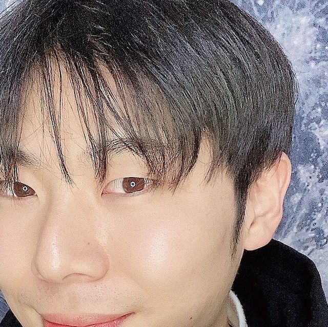 정용 on Instagram: "#협찬 [ 🌿 멘소래담 메디케이티드 립밤 🌿 ] . 130년 역사를 자랑하는 이름만 들어도 가는 멘소래담! 여기서 고보습 립밤이 나왔다고 해서 가져와봤는데요! . 멘소
