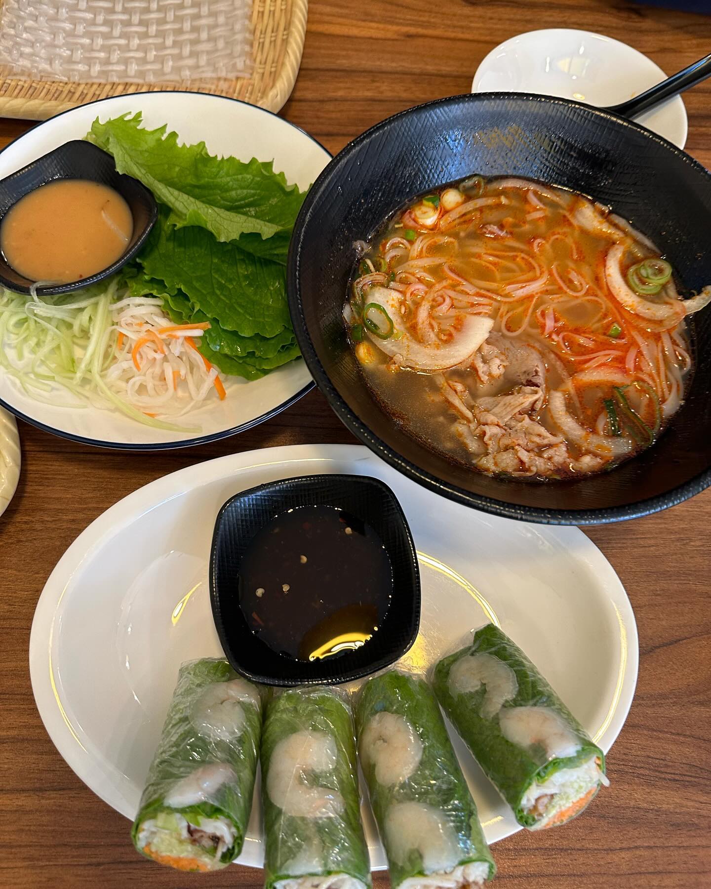 #협찬

전주 포담

진짜 기대이상으로 너무 맛있었던 
쌀국수 특히 반쎄오ㅜㅜ
따뜻하게 갓 만들어주셔서 식감이,,너무 반했자나
제발 꼭꼭 시켜드세요!
입맛까다로운 남편도 너무 맛있다고🥹✨
배달보다 직접 방문해서 드시는걸 적극추천합니다!

📌전주 포담
월-금 8:30-20:00 라스트오더 (19:55)
토 8:30-19:00 라스트오더 (18:55)

#리뷰노트#로컬맛집#쌀국수맛집#반미맛집#전주포담