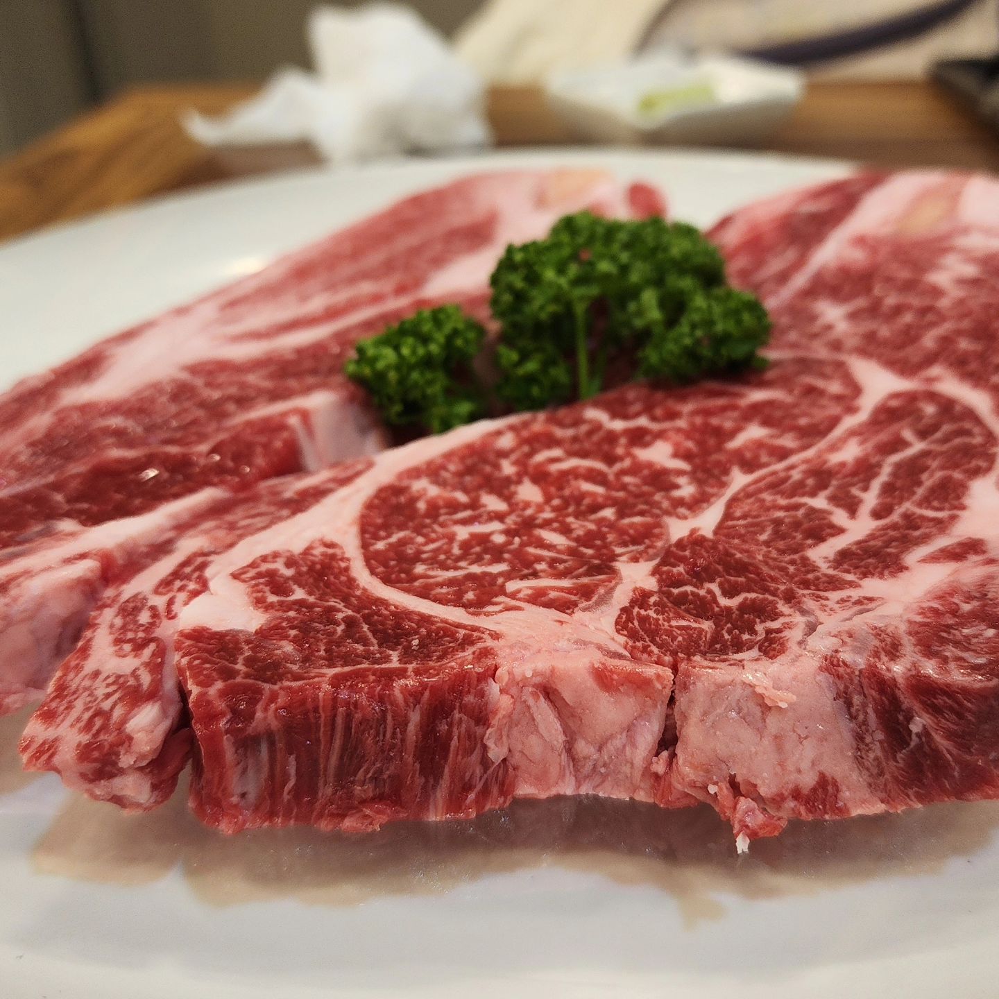 #협찬

만년동 총체보리한우타운에서 먹은 소고기!
직원분 친절하고, 소고기 너무 맛있고
후식냉면까지 맛있게 잘 먹었다.

#대전총체보리한우타운 #대전소고기 #대전소고기집
