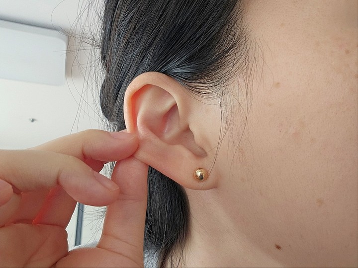 내돈내산 후기!
골드팡에서 골든볼 18K 귀걸이 6mm 주문해서 받았는데 정말 만족스러워요.
당일배송이라 그런지, 전날 저녁에 주문하자마자 바로 다음날 배송 뜨고 그 다음날 받았어요~
배송도 빠르고 받아서 보니까 동글동글 어찌나 반짝반짝하고 예쁜지^^
6mm 사이즈도 딱 좋아서 데일리로 착용하고 다니려고요~

#골드팡 #goldpang #골드팡주얼리 #주얼리브랜드골드팡 #14k귀걸이 #18k귀걸이 #귀걸이선물 #피어싱