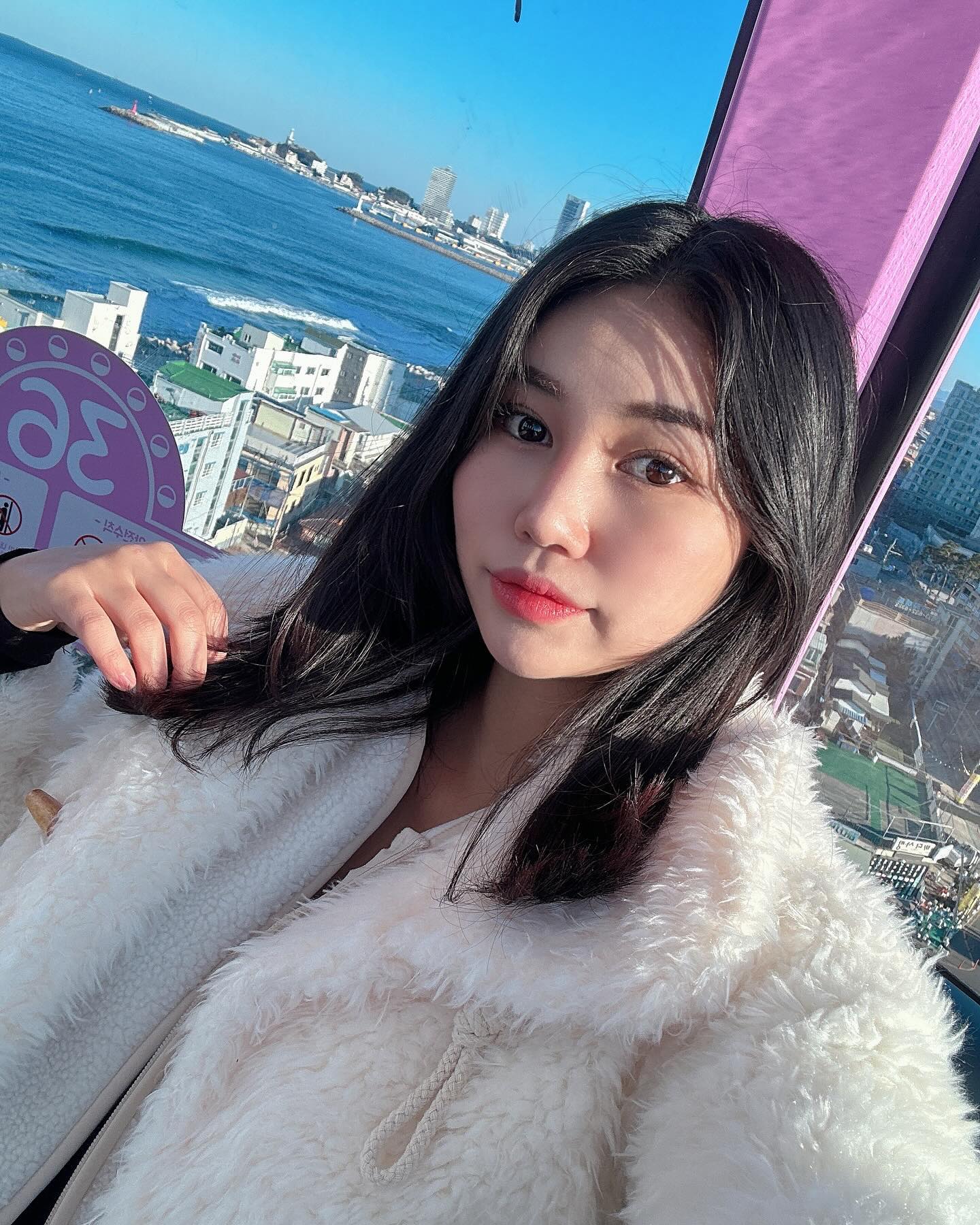 2023마지막날~🐰
.
.
#🐰 #2023 #끝 #잘가 #마지막날 #👋 #오션뷰 #속초 #속초해수욕장 #대관람차 #🎡 #강원도 #속초 #여행 #국내여행 #동해바다 #바다 #일상 #연휴 #주말 #daily #selca #selfie #fff #f4f #소통 #선팔맞팔 #좋아요 #좋반 #행복 #❤️