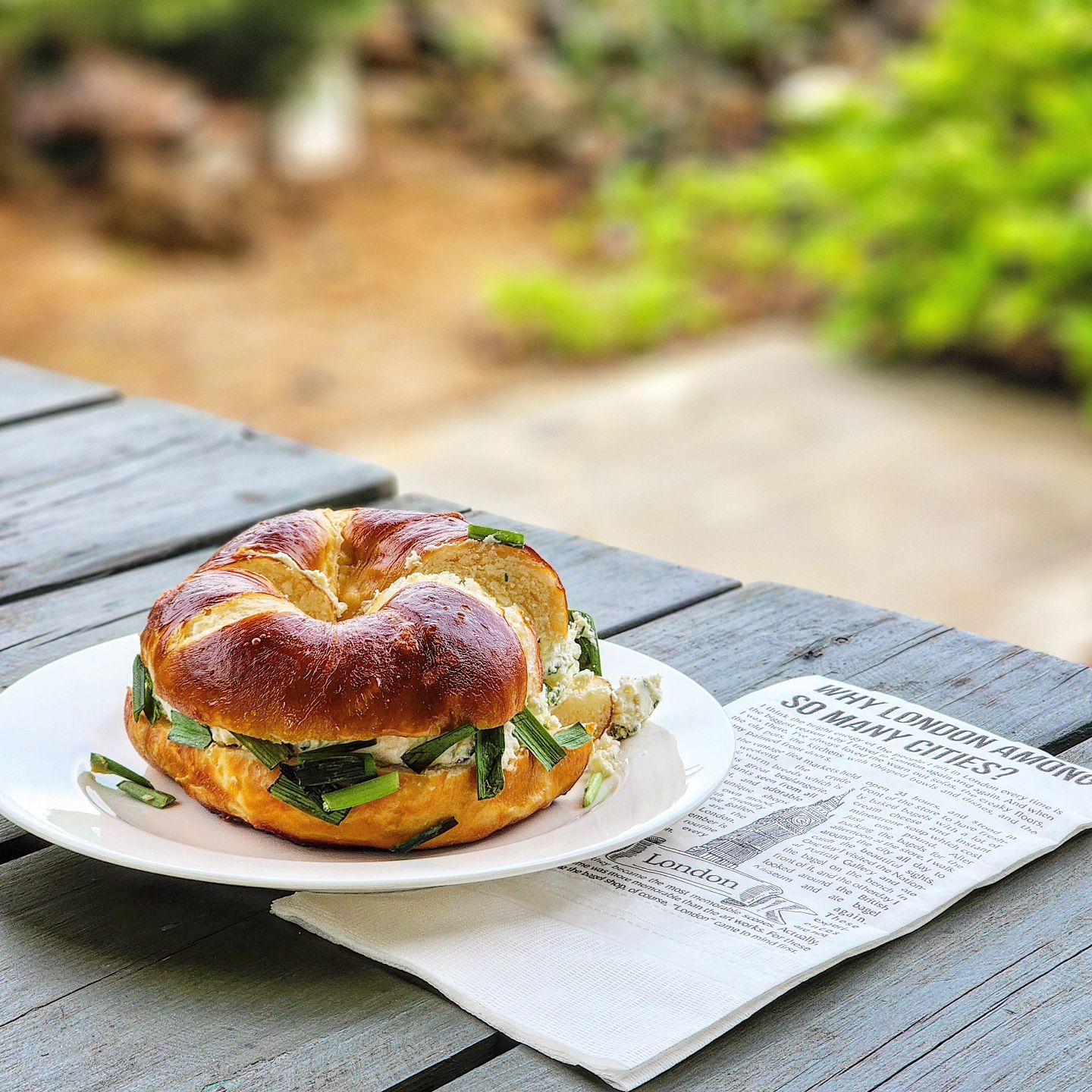 🥯 

Bagel morning!

.
.
.
#런베뮤 #스프링어니언프레즐베이글
#아침밥그램 #제주모닝 #굿모닝
#하나만먹은것처럼찍기