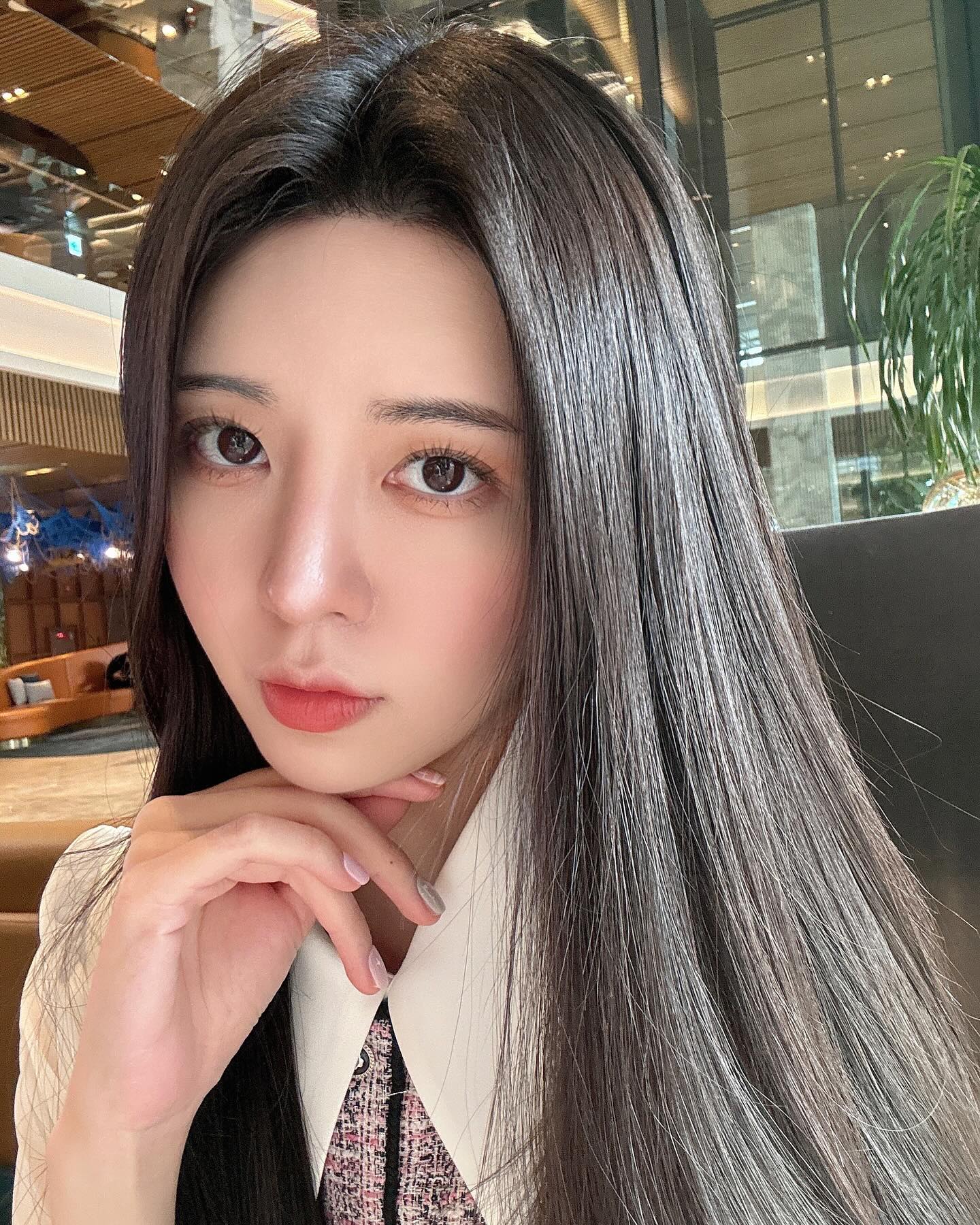#데싱디바 dashingdiva_official 

무지개 그라데이션이 포인트로 들어간 #파스텔클라우드 
레귤러 네일 팁이예요

핑크,보라,하늘색 컬러가 오묘하게 조합되어서 몽글몽글
유니크 하게 붙이기 좋은 디자인이예요
점점 다가오고 있는 여름 날씨에 추천드리는 신상품입니당✨

레귤러 라운드로 길이감이 길지 않아서 전혀 불편함도 없었어요
유지력이 길면서 화사한 네일 찾으셨다면 요 제품 추천드려요 :)

#데싱디바 #데싱디바매직프레스 #이달의네일 #네일아트
