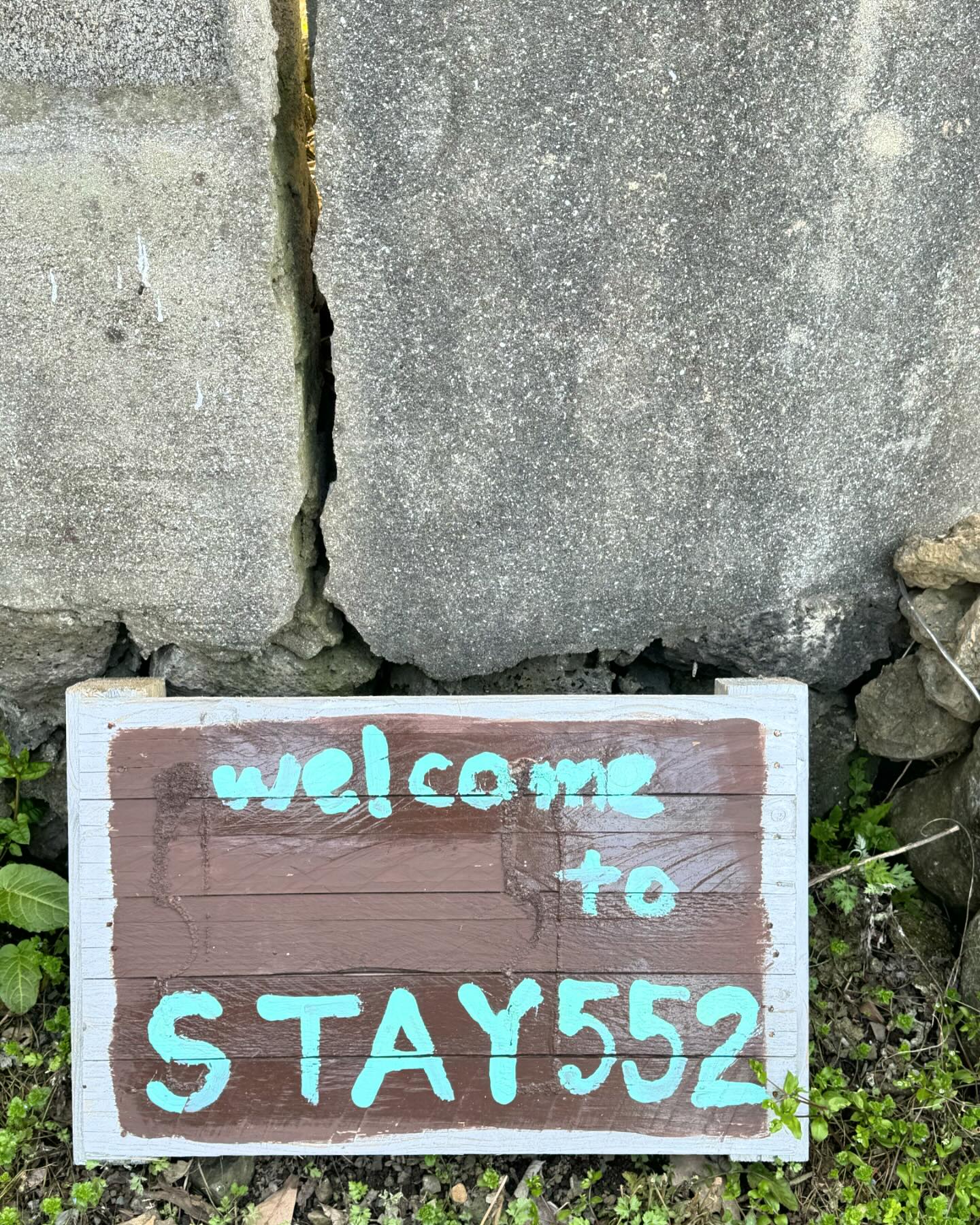 JEJU Stay552

새소리가 들리는 제주의 오전을 온전히 즐길 수 있는 공간
190평의 넓은 공간을 자유롭게 쓸 수 있는 독채 건물
사계절 내 이용할 수 있는 따뜻한 야외 자쿠지
제주를 느낄 수 있는 현무암 화로대에서 불멍 시간

gamsung.bnb stay.552 ෆ

소중한 추억을 선물해주셔서 감사합니다 ෆ

#제주 #제주숙소 #제주숙소추천 #제주풀빌라 #제주독채 #제주도여행 #제주펜션 #감성비앤비 #스테이552 #jeju #jejuisland