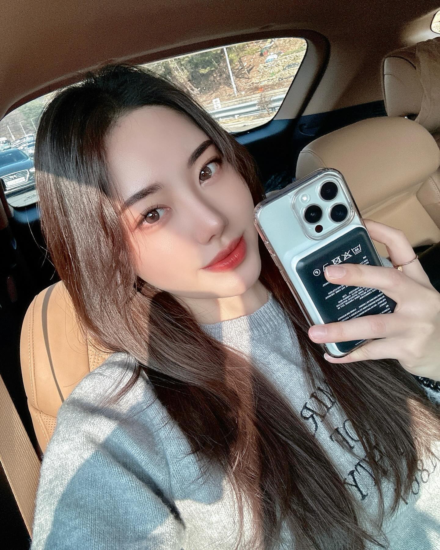 #ad 맥세이프 무선충전 진차 너무 편해요-
168CM 제품들은 디자인도 다양하고, 브랜드 캐릭터도 너무 귀여워서 추천!
아이폰, 갤럭시 상관없이 충전가능해요 。˃̵͈̑ᴗ❛。
