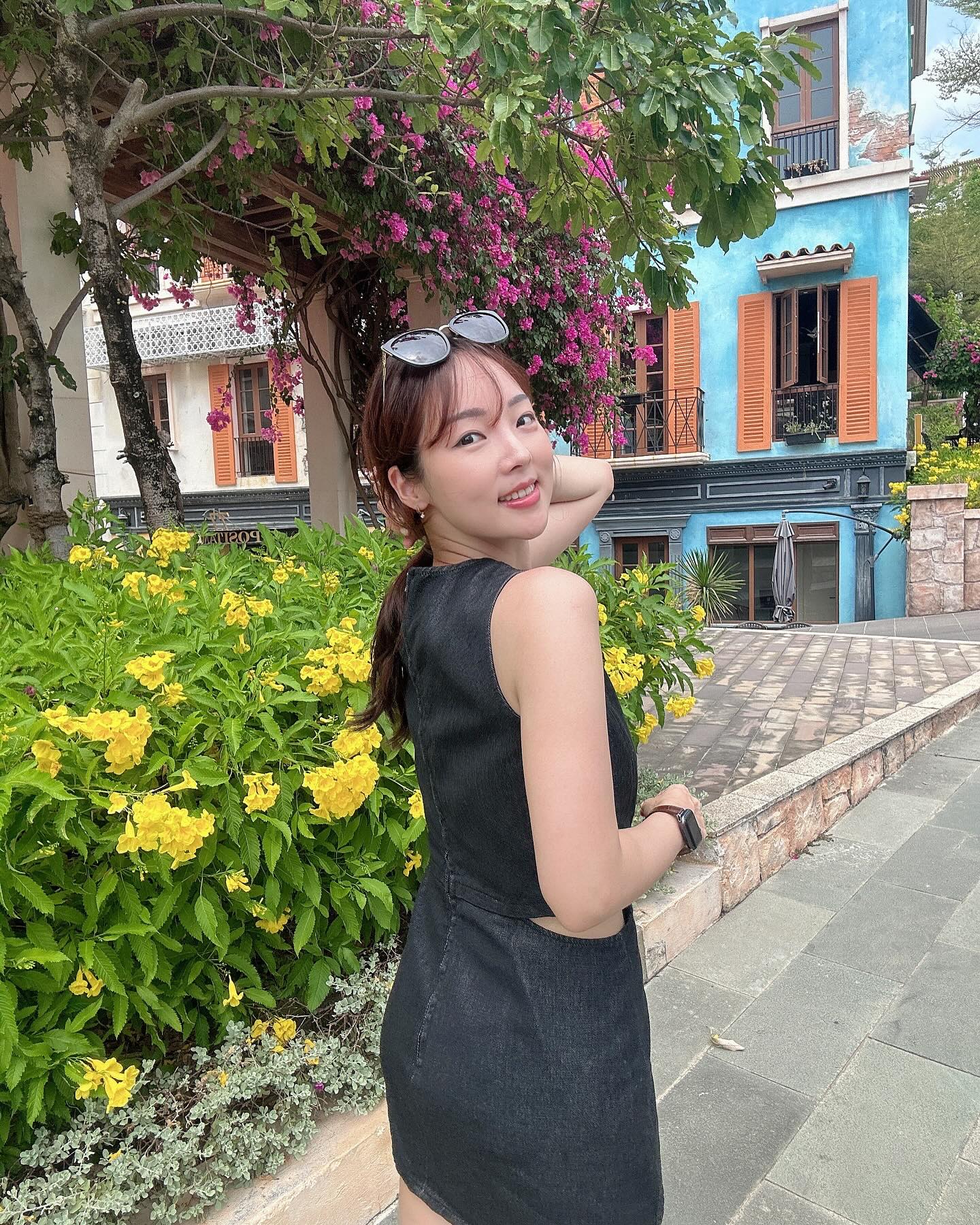 아직 남음😅 #여행사진 
푸꾸옥 남부 선셋타운은 눈 부시게 예뻤다✨
혼똔섬 케이블카는 꼭 타기‼️
#키스브릿지 는 다리 아파서 포기🥲

#푸꾸옥여행 #푸꾸옥선셋 #선셋타운 #혼똔섬케이블카 #푸꾸옥키스브릿지