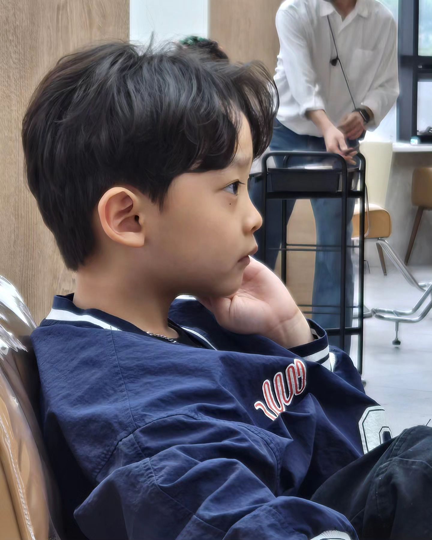 귀여운건 박제 해야지
옆모습 사진은 기가막히는애💙🩵