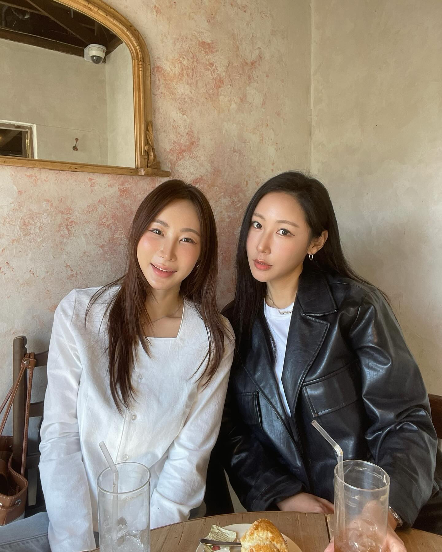 제주에서 두분을 다시 만나니 기부니가 조크든여ෆ˙ᵕ˙ෆ

#제주도 #제주 #잔물결  #얏호