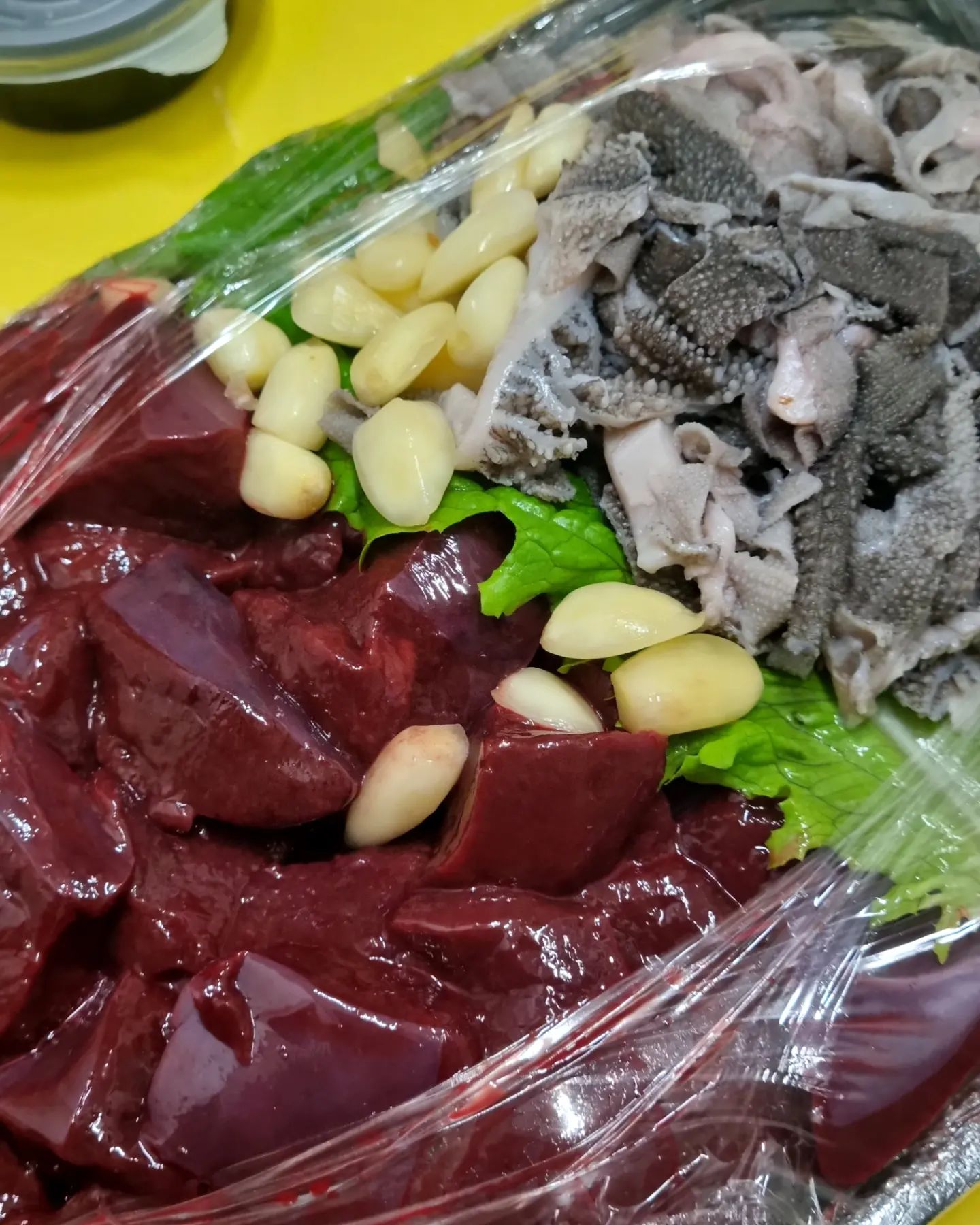 #챈이네

서걱서걱한 소간에
꼬득꼬득한 천엽은
왜 항상 맛난것인가
생마늘까지 완벽햐

#챈이네집밥
#혼밥추천
#술안주추천
#소간
#천엽
#집밥메뉴
#집밥레시피
#집밥스타그램
#저메추
#점메추
#선팔하면맞팔
