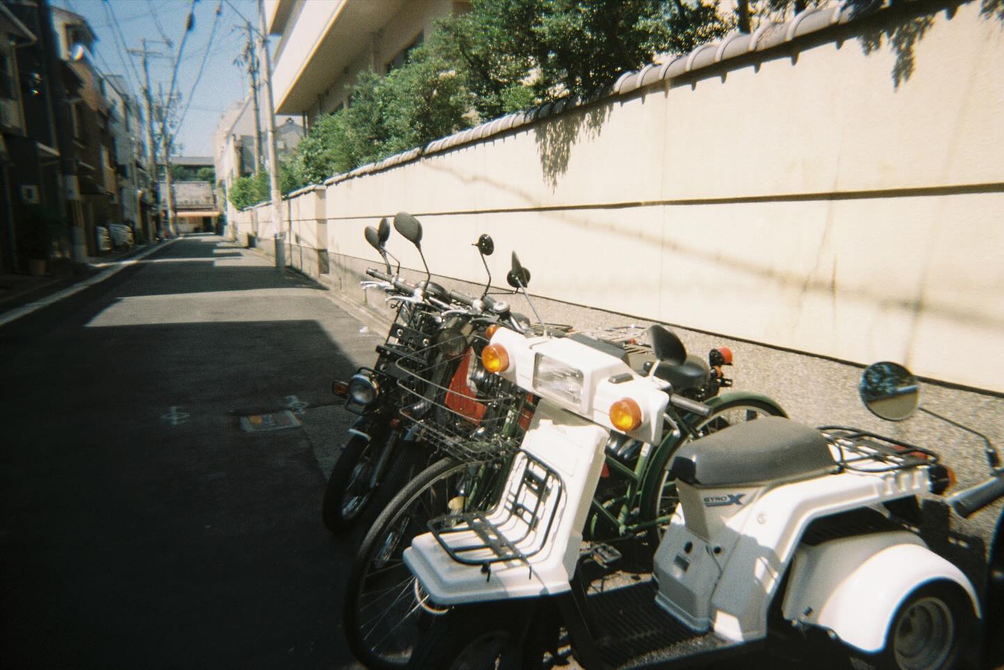 📸