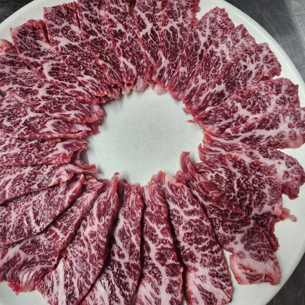 #협찬

부산에서 넘 맛있었던 #한우야 에요!
누구랑 언제가도 좋은 곳^^
무엇보다 고기가 완전 신선하고 맛있어서 반했다는ㅎㅎ
친절하게 잘챙겨주셔서 기분이도 좋았어요!
또가고싶음!!
여기는 주차비 2천원 지원도 해주셔서 배려가 느껴지더라구요(보성녹차주차장이나 남천해변시장주차장 주차시)

#한우야 #부산한우맛집 #부산소고기맛집 #수영구맛집  #수영구한우 #부산고기맛집 #부산가족외식 #부산맛집 #남천동소고기
#남천역한우 #남천역맛집