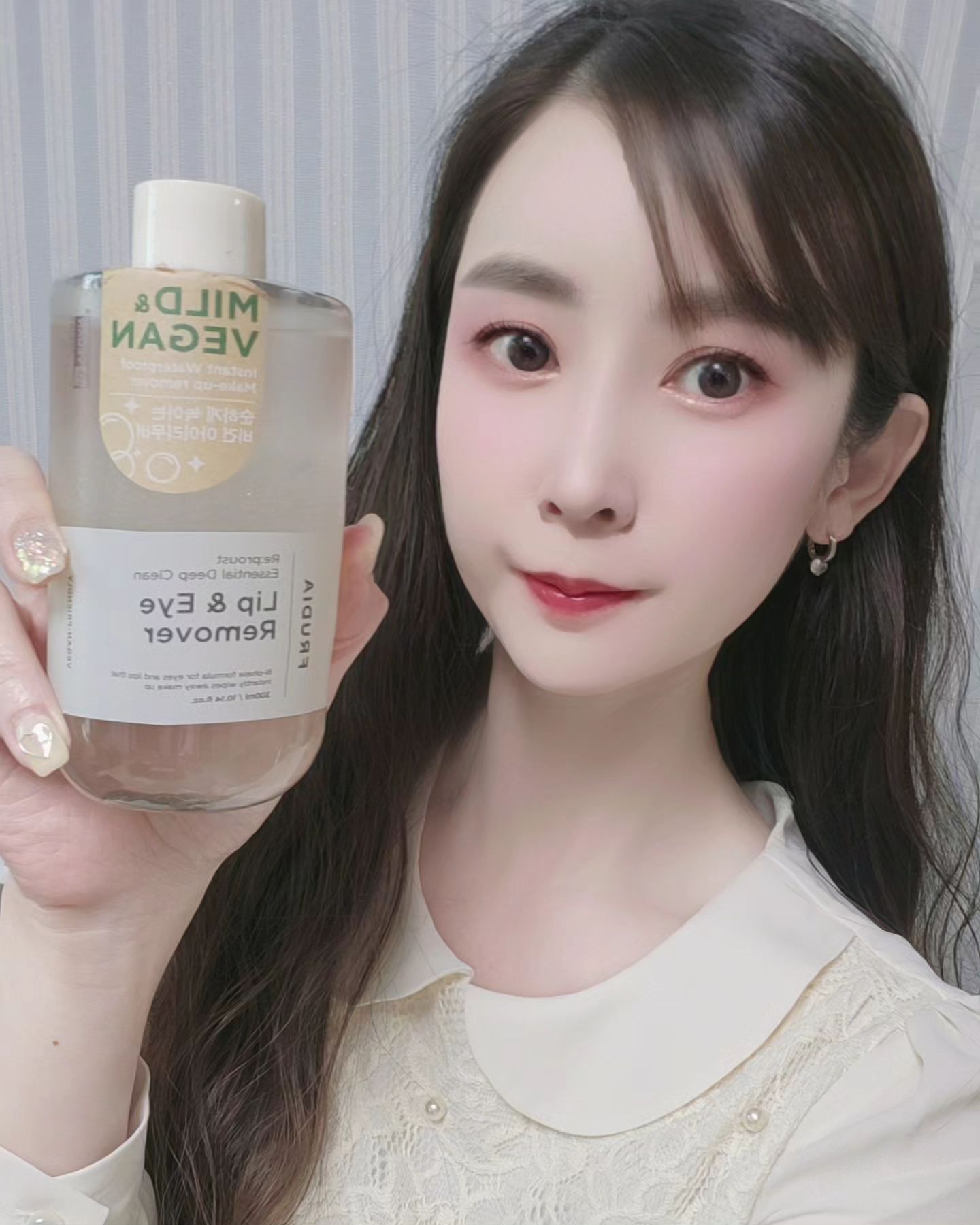 #협찬 frudia.official #후르디아 #리무버
순하지만 지우는건 확실히한번에지워지능ㅎㅎ!
거기다  제일맘에드는건 눈시림 없이 워터프루프도 확실하게 지워주는 클린 립앤아이 리무버🩷
ph로 순하게 민감한 눈주위와 입술화장을  깨끗히지워
주니 좋네요^^
워터프루프 97.73%세정력!!!
리무버벨 라벨로 자국없이손쉽게 제거가능해서 다쓰구 재활용하기좋아요♡ 
300ml 대용량으루 데일리루써두 부담없구 좋네요🥰
#vegan #vegancosmetic #eyeremover #다이어터 #kbeauty #아이리무버 #올리브영리무버 #뷰티 #청순 #FRUDIA #올리브영아이리무버 #08L #저자극리무버 #유지어터 #립앤아이리무버 #홈케어