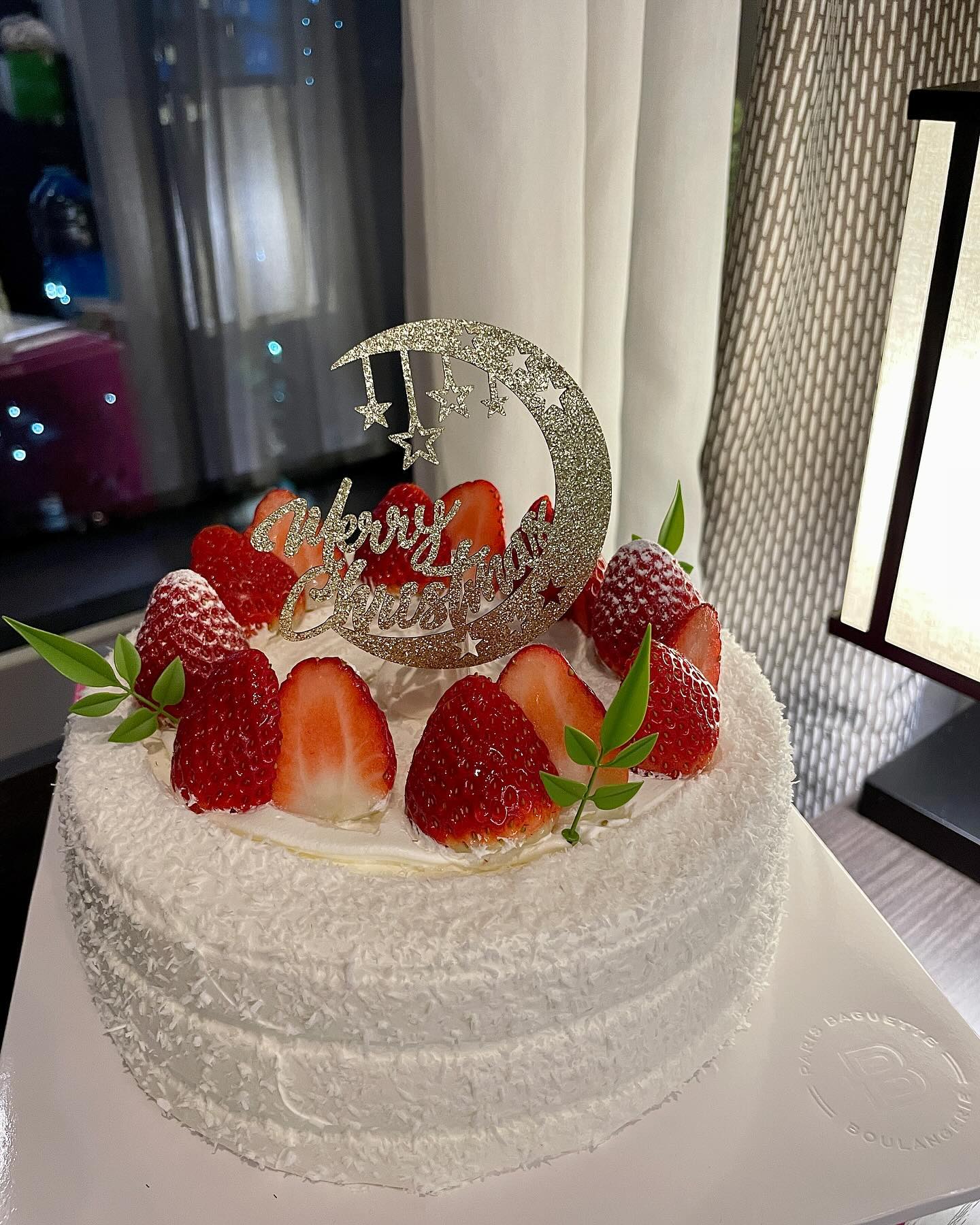 행복해지는 크리스마스🎄
소중한 누군가랑 보내셨나요?

올해 크리스마스에도
저만의 산타와 함께라서 기뻐요🎅🏻

끝이 보이는 올해 
마무리도 순탄하게 흘리고
새로운 날을 반겨줍시다

Merry Christmas☃️❤️‍🔥
•
•
•