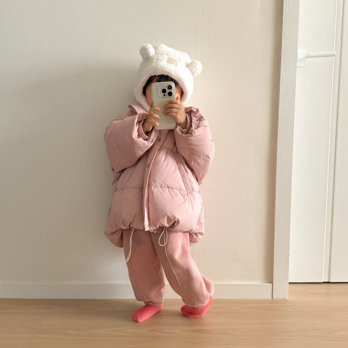 이모 삼촌 안뇽 👋🏻

화요일 저녁 잃어버린 운명맘 계정…😇
저작권 어쩌구 하는데
함께 아는 친구가 100명 넘어
아 공식 계정인가? 싶었고
48시간 내에 계정이 잠길 수 있다 해서
아무 생각 없이 누른 링크….🤦🏻‍♀️

블로그,오늘의집,디엠으로
알려주시고 도움주신 분들 감사해요 🙏🏻🥹🤍

복구 방법은 블로그에 정리해두었어요
저와 같은 피해자가 다신 생기지 않길!!!!!🥹🥹
육아 계정 건들지마 이놈아….!!!!

#인스타해킹 #인스타해킹복구 #아기거울셀카