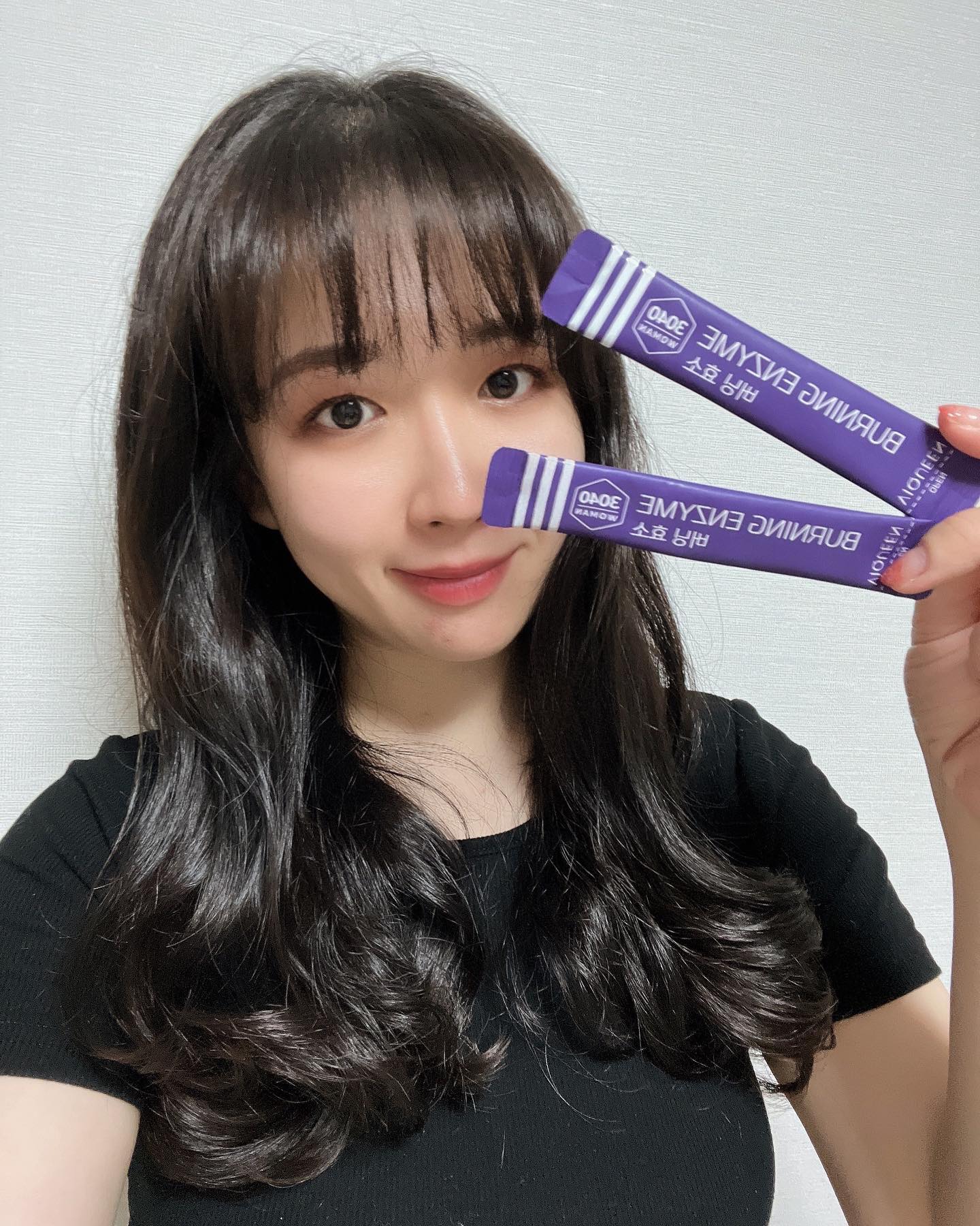 #협찬

매주 친구들만나고 신나게 놀았더니
행복한 돼지가 되어가고 있는 나를 발견,,🐷

그렇다고 먹는걸 포기할수는 없기에
#바이퀸버닝효소 도움을 받기로 했습니다!

지방분해효소를 활성화시키는 퀘르세틴 배당체의 작용으로
에너지 생산을 증가시켜 체지방을 감소시키는 EMIQ효소가 들어있고
HTGT(녹차추출물)를 사용한 100% 식물성 천연발효효소‼️

크기도 작아서 휴대하기도 간편해서
저녁에 약속있을때도 가방에 쏙 챙겨다니기 좋아용☺️☺️

잦은회식이나 야식, 폭식, 과음하시는 분들 
불규칙한 식습관을 가지고 계신 분들
식사 후 속이 불편하신분들께
┌버닝효소┘ 추천합니다🫶

🔻구매링크
https://smartstore.naver.com/viqueen/products/8457656863

#효소 #버닝효소 #바이퀸효소 #바이퀸 #효소추천 #효소효모 #효소유산균 #여성영양제 #30대여성영양제 #40대여성영양제 #지방분해 #지방분해효소 #다이어트효소 #다이어트
