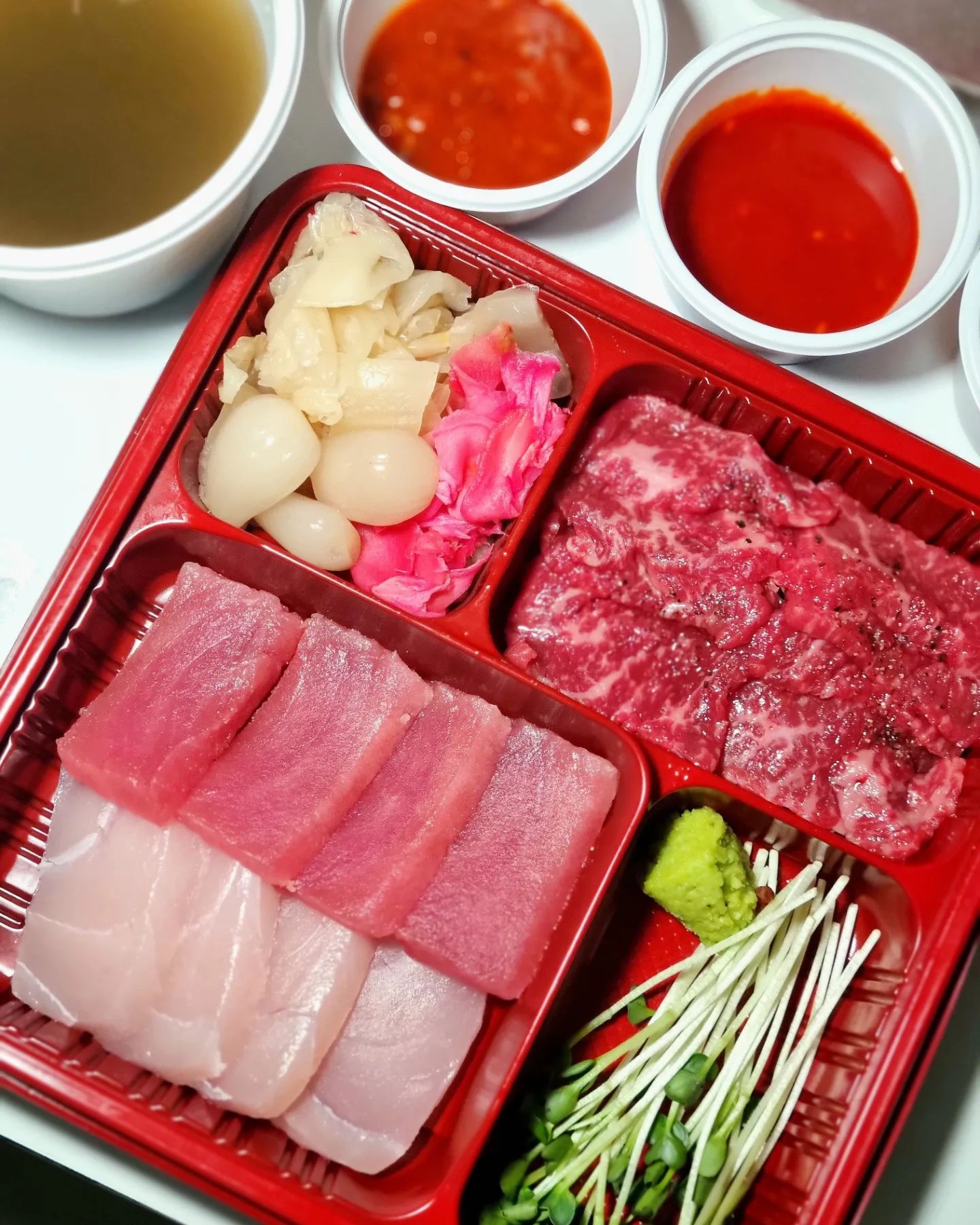 #챈이네
.
.
내돈내산 아닐때 더 마싯는거 아시져
굶지 말라고 사시미 도시락 사주시면
나 너무 감사하지🥹 맛있게 먹었슴다
.
.
#챈이네집밥 #집밥레시피 #쉬운레시피
#혼밥메뉴 #메뉴고민 #집밥메뉴 #자취생혼밥
#koreafood #foodie #집밥 #선팔맞팔