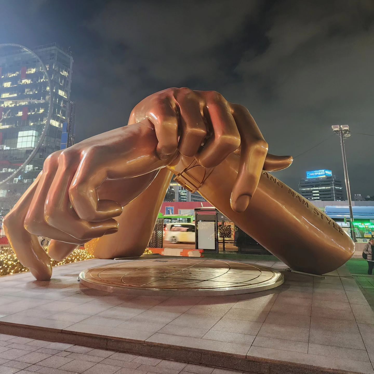 #강남스타일조형물 

신기신기 왕신기🕶