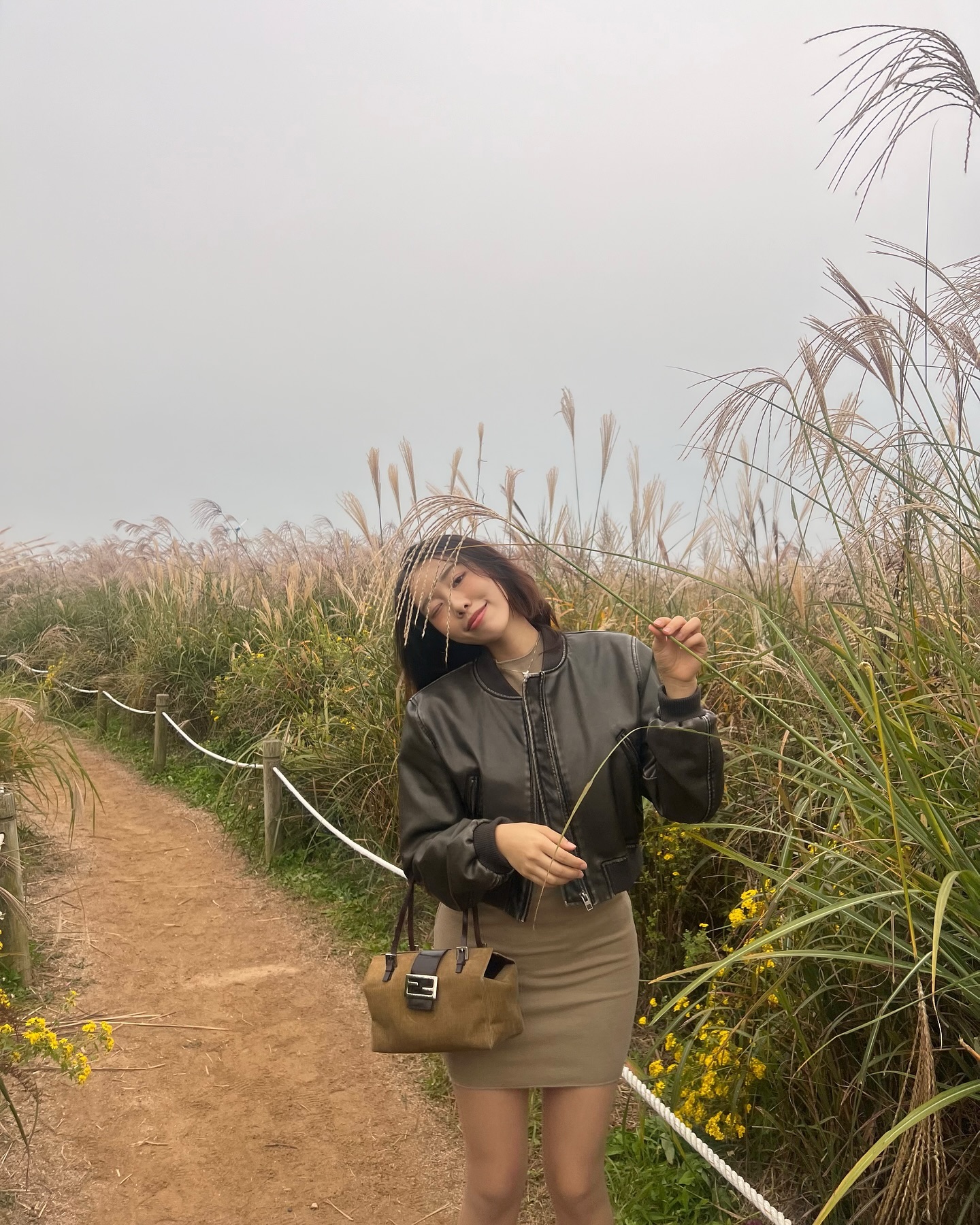원래 가을은 뜬겁새로 지나가거든여 ~ 🍂🍁