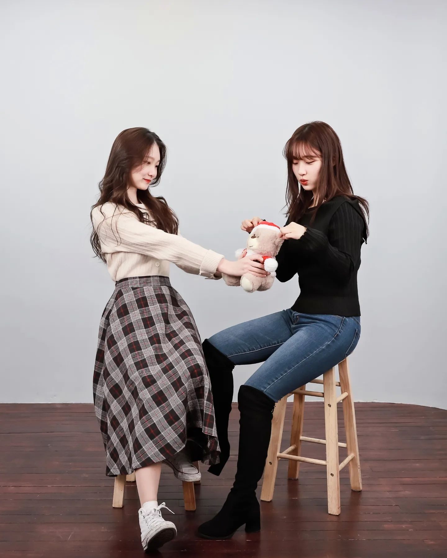 🌈 여누랑 혜화 뿌수기 📸.
.
.
.
.
.
.
#혜화역데이트 #포토메카대학로점 #셀프사진관 #셀프사진촬영 #우정사진  #좋반환영 #맞팔 #디엠 #사진촬영 #체험 #무지개 #카페추천 #서울스냅 #서울가볼만한곳 #서울놀거리 #혜화놀거리 #fashion #followfollow #photography #instadaily #seoulkorea #selfstudio #tflers #tbt #dm #picoftheday