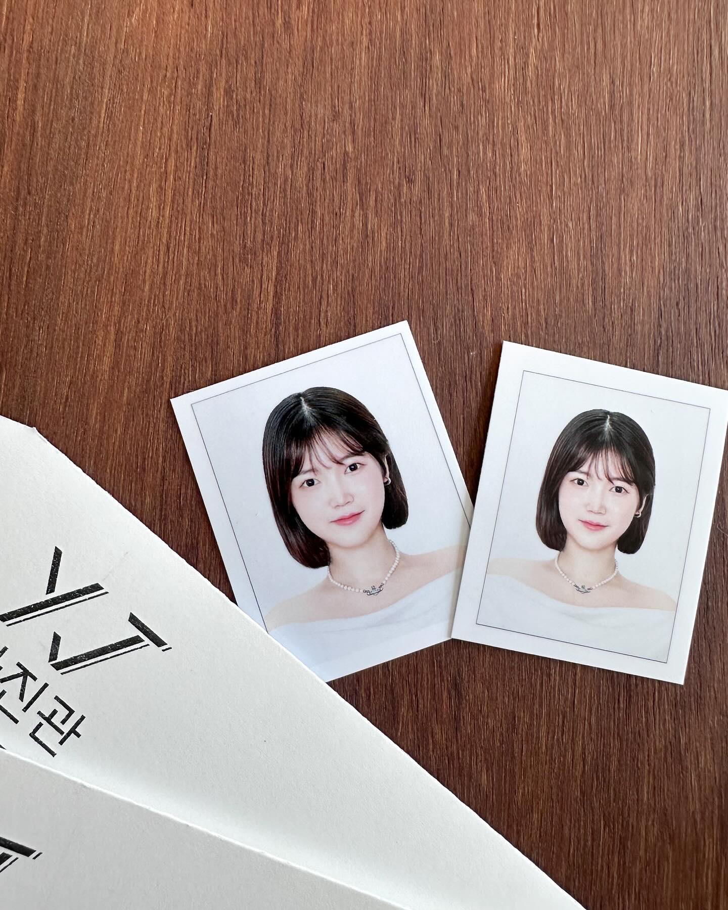 #협찬

YJ사진관 목동점

들어가자마자 사진 작가님이 너무 예쁘셔서 놀랐어요… 연예인이신줄… 바로 신뢰가는 얼굴! 너무 예쁘게 찍어 주실 것 같아 기대하고 찍었네요❤️

잃어버린 민증 발급 받아야해서 오랜만에 찍은 증명사진인데 보정도 꼼꼼히 하나하나 신경써 주시고, 무엇보다 스튜디오 분위기가 너무 예뻐요! 

#협찬 #목동 #목동사진관 #증명사진 #컬러증명사진 #여권사진 #사진맛집 #yj사진관목동점 #오목교 #신정동 #사진관 #스튜디오 #프로필사진