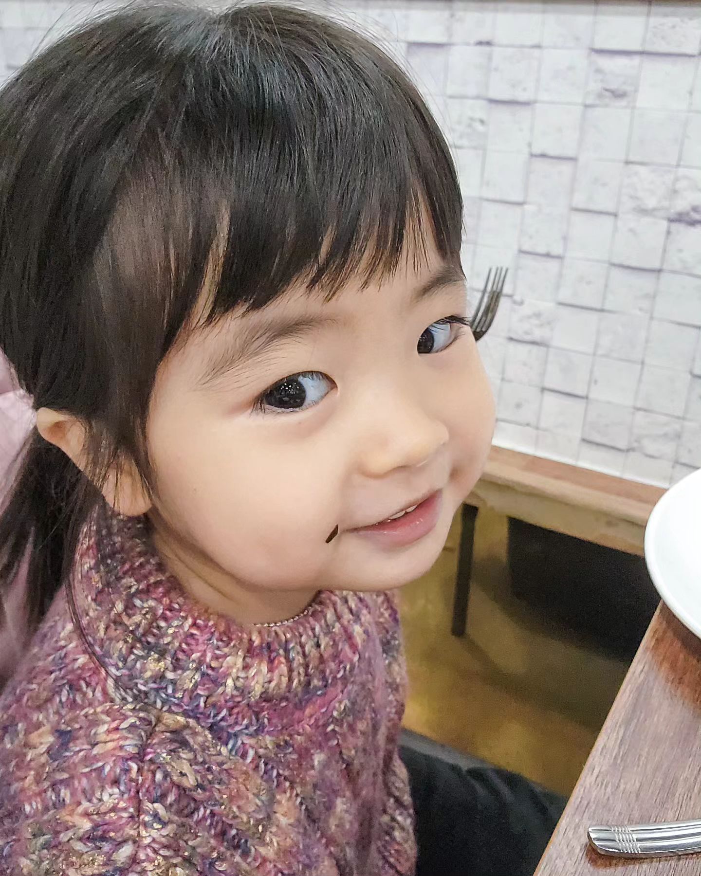 88생선구이 징짜 맛있잖아😃

소랑이랑 속초 여행와서 88생선구이로 바로 왔어요 웨이팅은 20분 정도 기다렸고 사람들이 금방금방 빠졌어요

한입 먹어보니 왜 사람들이 기다리는지 알겠다는😆 따끈한 밥에 생선올려서 먹는데...와웅

소랑이도 밥한공기 뚝딱!

속초여행 88식당으로 시작해봅니당
속초맛집추천해주세욥🙌🙌🙌

🏷88생선구이
위치 : 강원 속초시 중앙부두길 71

----------------------------
여러분 2024해에도 좋은일만 가득하고 모두모두 건강해요!
우리 아가들 무럭무럭 크자아😃