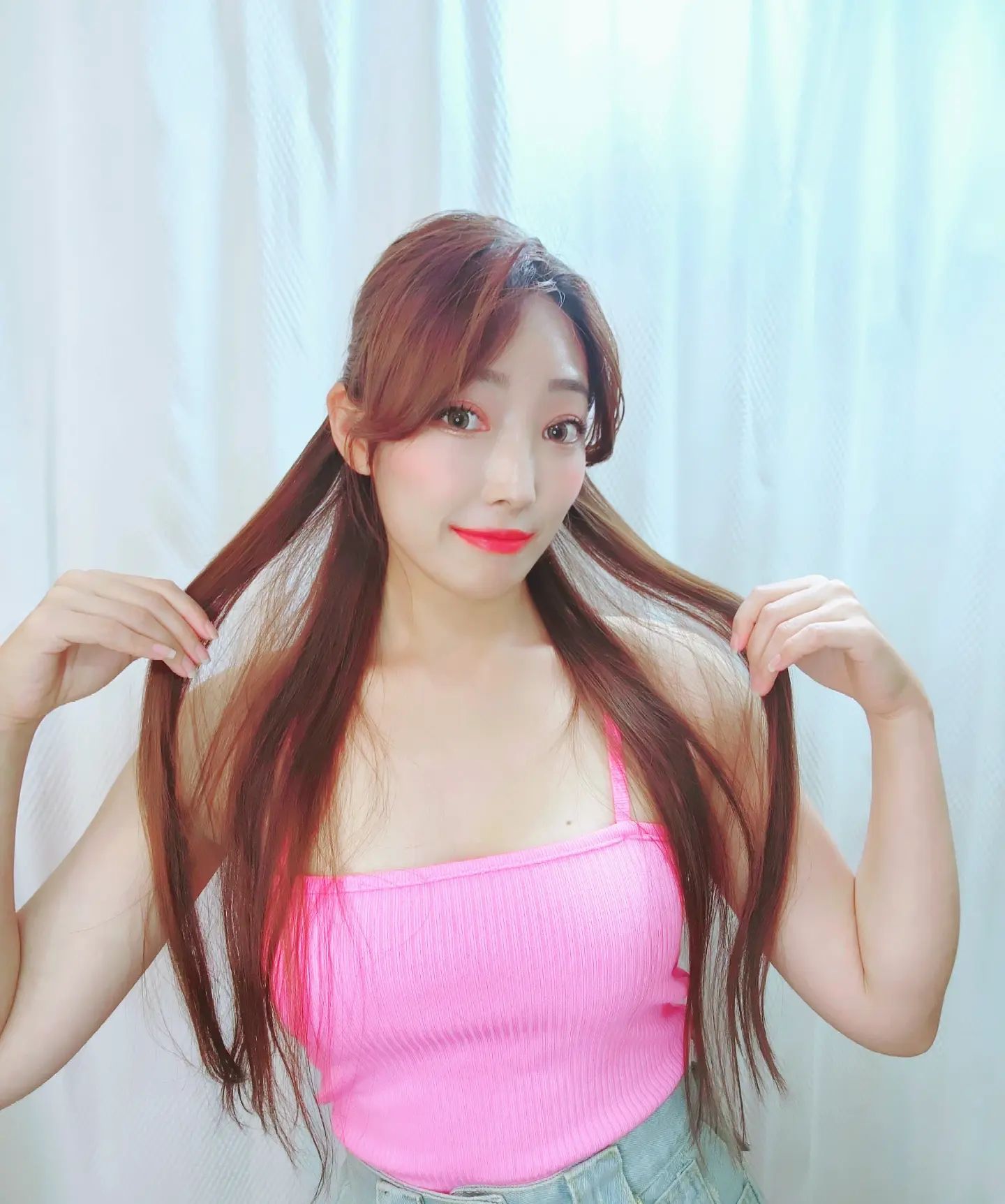비비드한 컨셉😘
컨셉이 다떨어져가요... 추천좀 해주세요ㅠ
.
#koreanstyle #makeup #style 
#일상그램 #소통해요 #반묶음스타일 
#생머리 #컨셉사진 #사진스타그램 
#셀피스타그램 #셀피그램 #sellfie #dailypost 
#오늘은뭐입지 #스타일링추천 #스타일쉐어 
#앞머리자르기 #옆머리자르기 #셀프미용