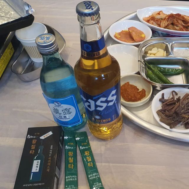 써니 on Instagram: "#협찬
언니랑급만남하기로해서 황칠타들고 냉삼집방문술에타머는숙취해소제래서 처음타먹어보네 인삼나무생소하긴하지만 맛도씁슬한게 소주가아닌 약먹는기분들게하는향과맛
종종들고다니면서 타먹어야지 소주2병반에2차까지햇지만 숙취는황칠타?덕분인가?다행히숙취는없이 생존함
.
.
.
.
.
@hwangchil_korea
#리뷰쉐어 #광고 #황칠타 #인삼나무 #20년된황칠나무사용 #나무계의 #인삼 #만병통치약 #숙취해소제 #숙취해소법 #숙취해소 #소주숙취해소제 #음주후숙취해소제 #숙취해소제추천  #숙취해소제소주 #음주전숙취해소제 #숙취해소제언제 #황칠타 #황칠코리아 #인삼나무 #숙취제 #소주에타먹는숙취해소제 #술이술술 #술스타그램 #일상 #소통"