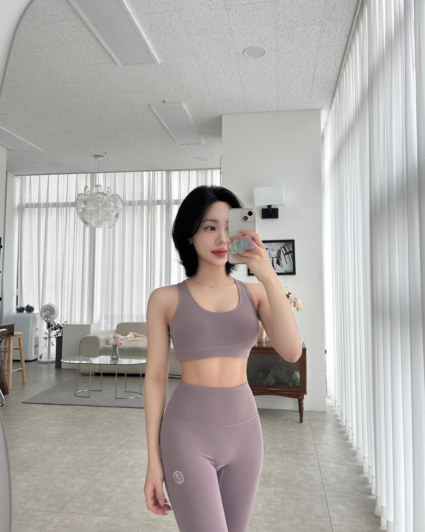 요즘 열심히 먹고 열심히 운동중 ~ 💜
색도 예쁘고 착용감이 편해서 매일 나와 한몸이 된 누보헤,,🧚🏻‍♀️

<TOP>
[누보헤] Noubohe Signature logo bra top

<BOTTOM>
[누보헤] Noubohe Signature logo Leggings

이 글은 TESTPROS를 통해 본 업체에서
제품 또는 서비스를 제공받아 작성된 글 입니다.

#누보헤 #운동복 #필라테스상의 #브라탑 #헬스브라탑 #오운완 #트레이닝레깅스 #운동레깅스 #필라테스레깅스 #헬스레깅스