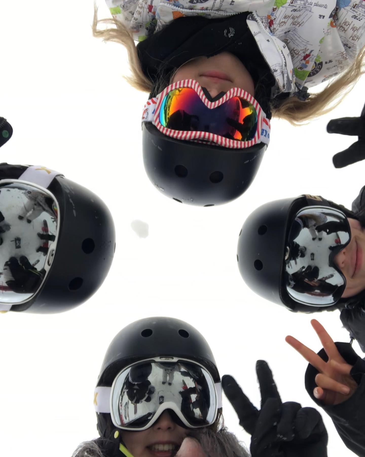 #240102 
🪖🪖🪖🪖
🥽🥽🥽🥽
🏂🏂🏂🏂
#무주스키장 
#펭귄 #보드 #윈터
#스노우보드 #재밌다
#갑진년 
#🏂