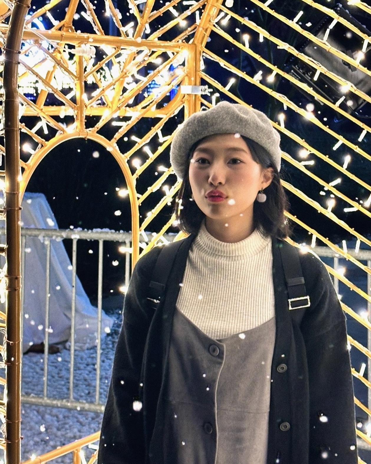 Dear Winter, 

Please leave me pretty memories so I can look back warm 💌