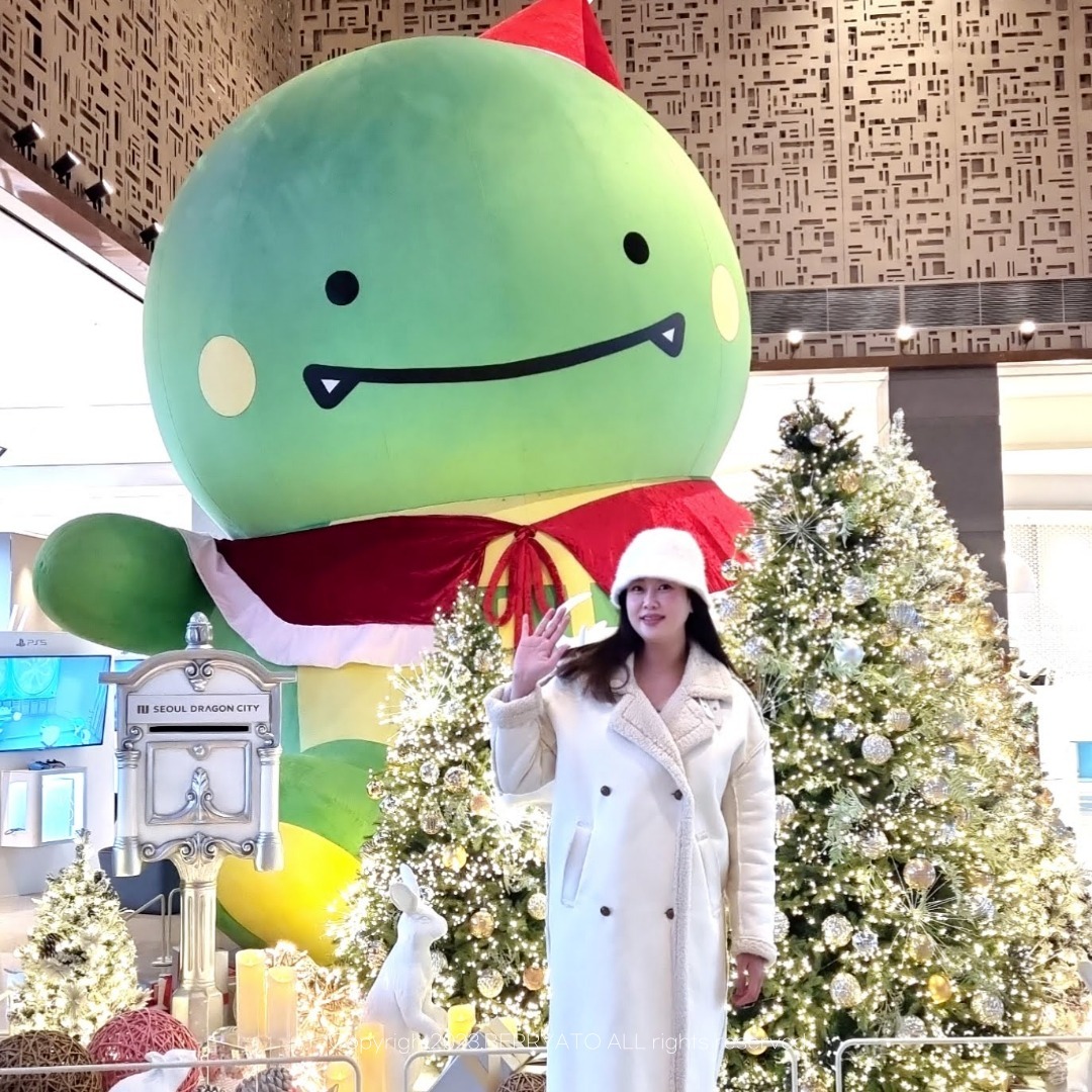 SPP행사 초대받아서 
안쏘 __ahnsso__ / 와 함께 다녀왔어요

우리 소정이 오늘 라이브커머스 방송하느라 정신없이 바빴을텐데,
스케쥴 끝내고 늙은언니 챙기느라 
고생 많았다는...🤣

드래곤시티호텔은 이미 크리스마스에요.
오늘 눈까지 내려서 더 연말같았던 분위기...

연말되니까 정말 모임도 많고, 정신없이 바쁜것 같아요

연말 모임
연말 행사에서 만나요❤️

#SPP #SPA #드래곤시티호텔