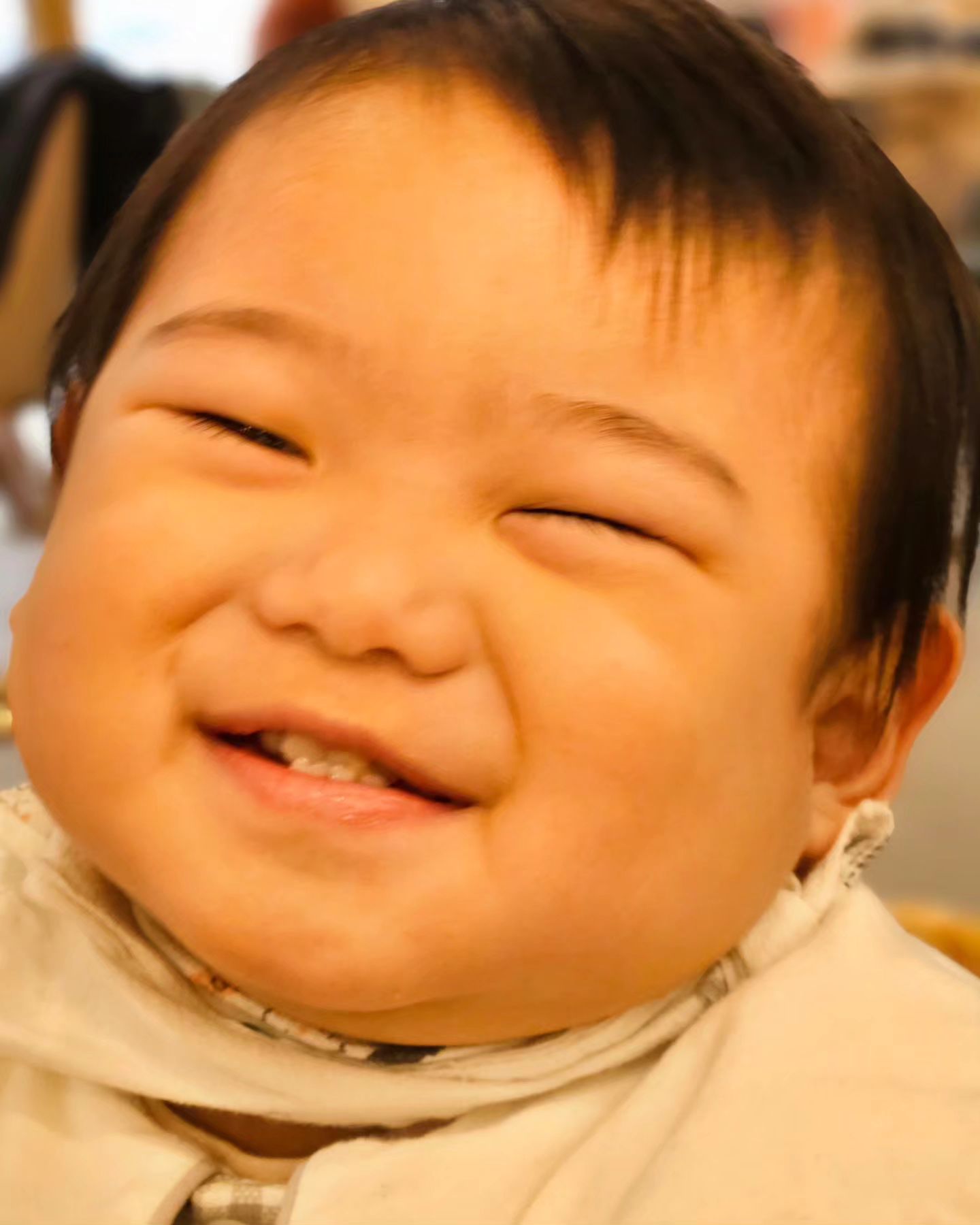 어린이집 안가는 태영이 
엄마 쫒아 다니기 바쁘넹
물마실때 마다 짠하는 김태영