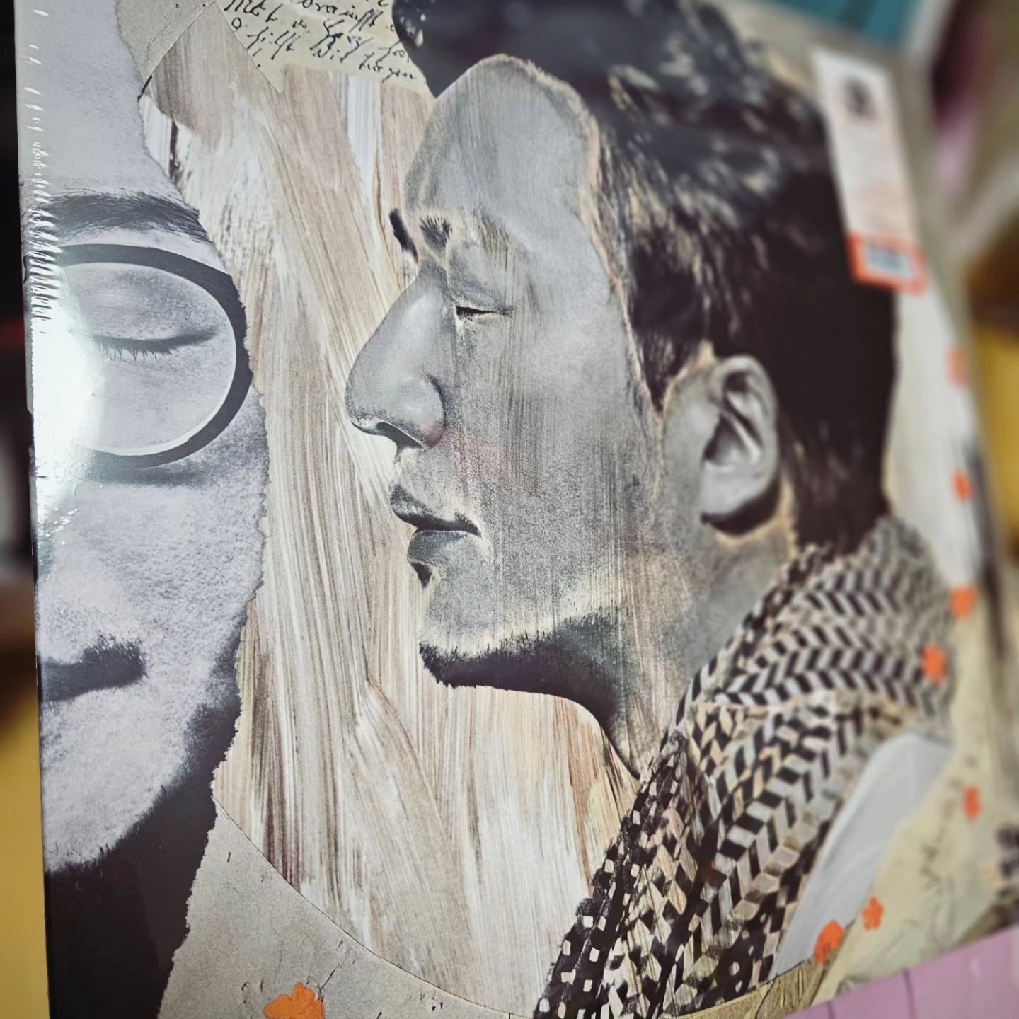 거진 반년만에 받은 에코브릿지 LP 💿

너무 오래 기다렸더니 청음할 기운도 빠짐 😪

피쳐링이 좋아서 구입했는데 
내일은 감상해야지 🎶

#lp #바이닐 #lp바이닐 #vynil #vynilrecords #vynilcollection #vyniladdict #music #음악 #음악감상 #취미 #hobby #hobbies #힐링 #가수 #가요 #대중음악 #followalways #followforlike #맞팔 #선팔 #맞팔선팔 #맞팔선팔환영 #선팔하면맞팔 #followforfollowback #followｍe #listen #listentothemusic #lp감상 #음악스타그램 엨