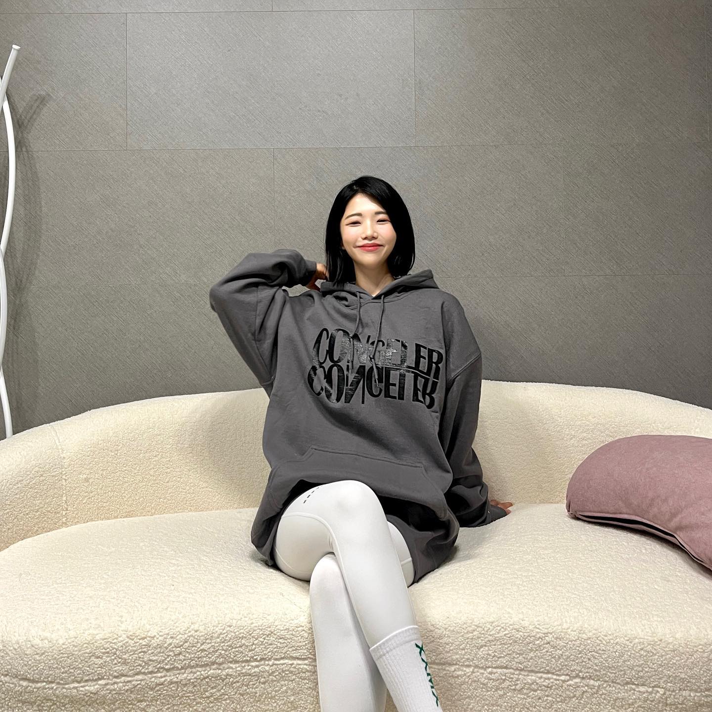 연휴끝. 끝... #다시돌아와 

연휴 내내 분신처럼 입고다닌 후디 hoodyboy_official 
.
.
.
.
.
#후디보이  #여자후드티 #여자후드티추천 #오버핏후드티 #빅사이즈후드티 #후드티코디 #기모후드티 #커플후드티 #브루클린후드티 #데일리룩 #데일리코디 #후드티추천