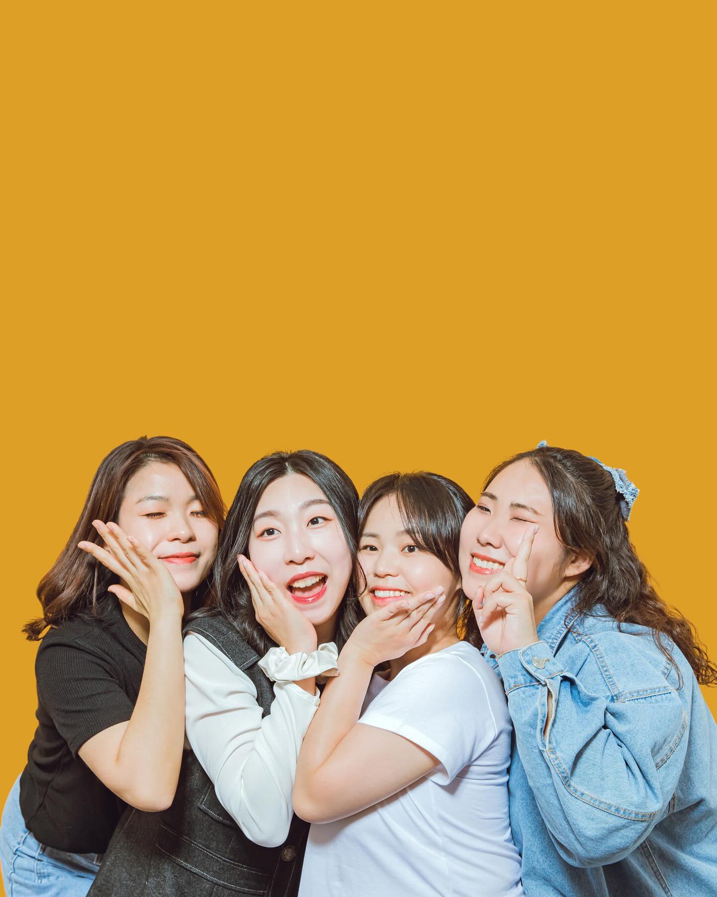 #오마이펑키
-
가고싶었던 셀프사진관 도장깨기 ! 
내년엔 또 다른느낌으로 찍으러가쟈 ♥︎ 
그리고 내년엔 꼭 -! 다른지역으로 논너가쟈 !
-
#대구셀프사진관 #대구셀프스튜디오 #셀프스튜디오 #셀프사진관 #계모임 #우정여행 #여행기록