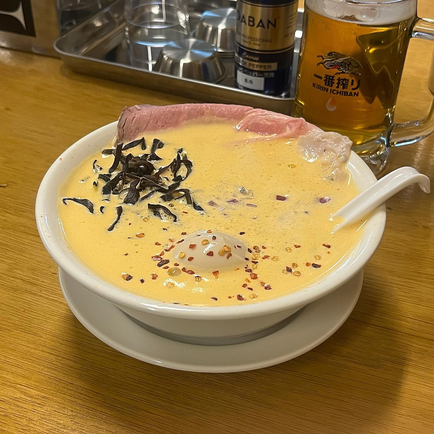 #결봄_일산 #결봄_맛집 #랏파랏파
내가 딱 원하던 일본라멘집 드디어 일산에 생김🫣
라멘은 매운맛 시켰는데 국물 진짜 진하고 정말 딱 신라면 맵기🔥가라아게는 소스가 맥너겟 소스 맛인데 왕마시따