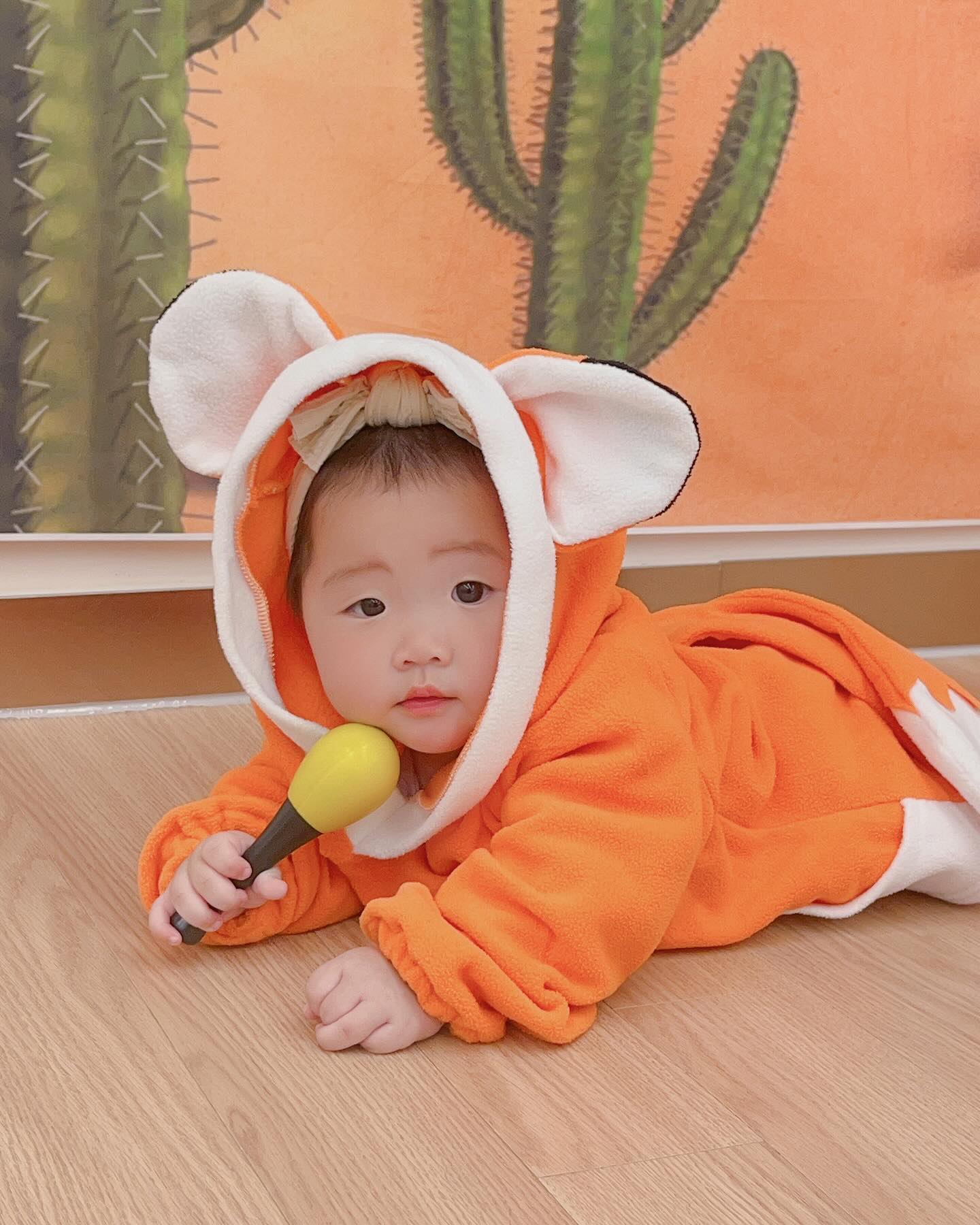 #서아사진❤️ 

사막여우로 변신🦊
렌틸콩 촉감놀이~ 처음 접하는건데
아주아주 잘 놀았어요❤️

📸 24.04.20 D+202

#딸스타그램 #딸래미 #흑토끼띠 
#귀요미딸 #문센기록 #문센데이