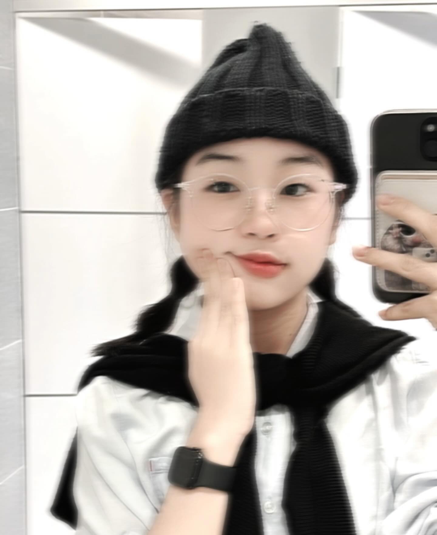 I hope school never starts.🥰