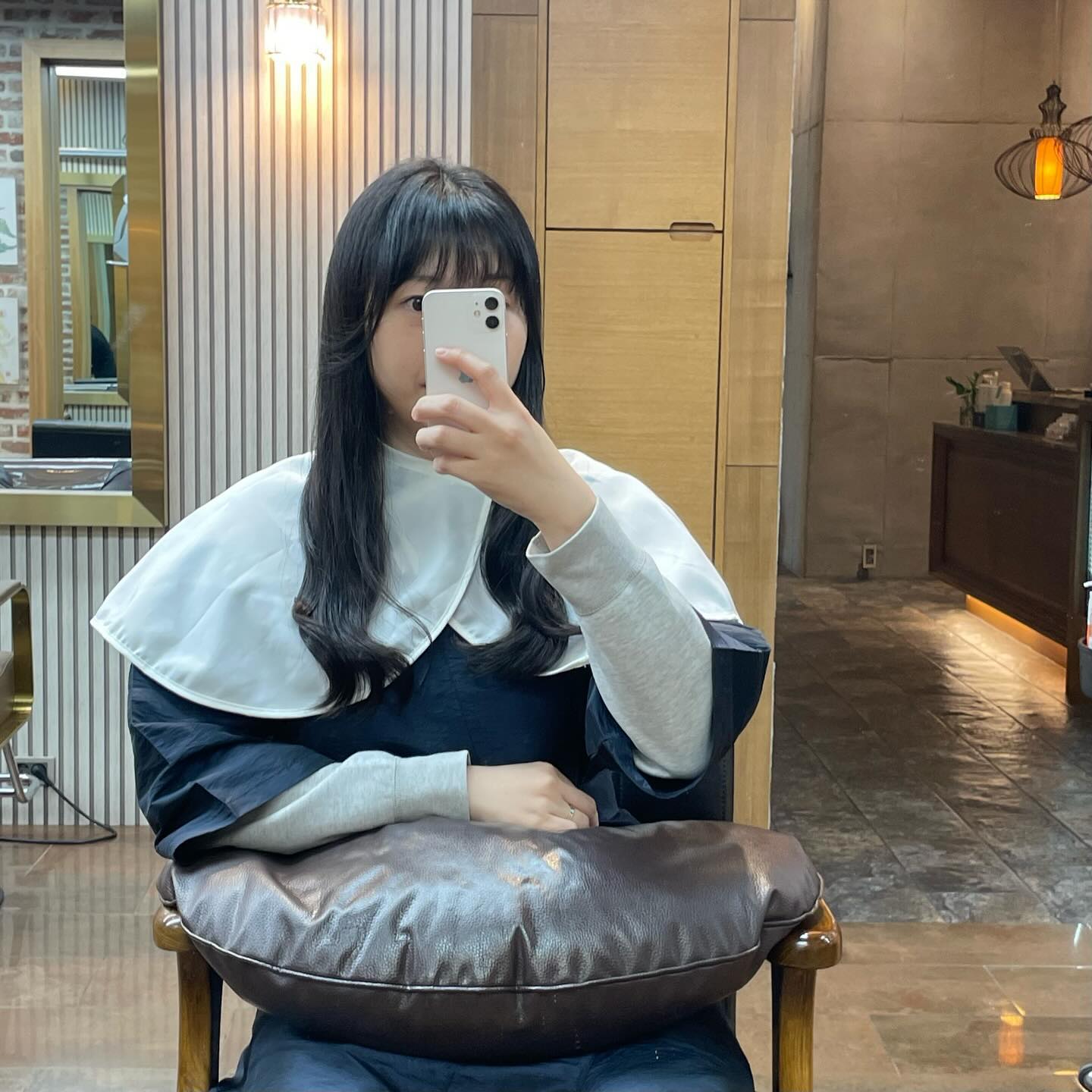 오랜만에 기분전환 💛 

셋팅펌 + 클리닉으로 탱글탱글한 S컬 완성 !
신정라비에 이경원장님 감사해요 🫶🏻

shinjunglavie charlie_shin_

#대구미용실추천 #대구헤어샵 #수성구미용실 #수성못미용실
#대구두산동미용실 #대구상동미용실 #대구지산동미용실 #대구수성구미용실 #대구수성못미용실 #대구매직 #대구볼륨매직 #대구염색 #대구클리닉 #대구프리미엄미용실 #대구미용실