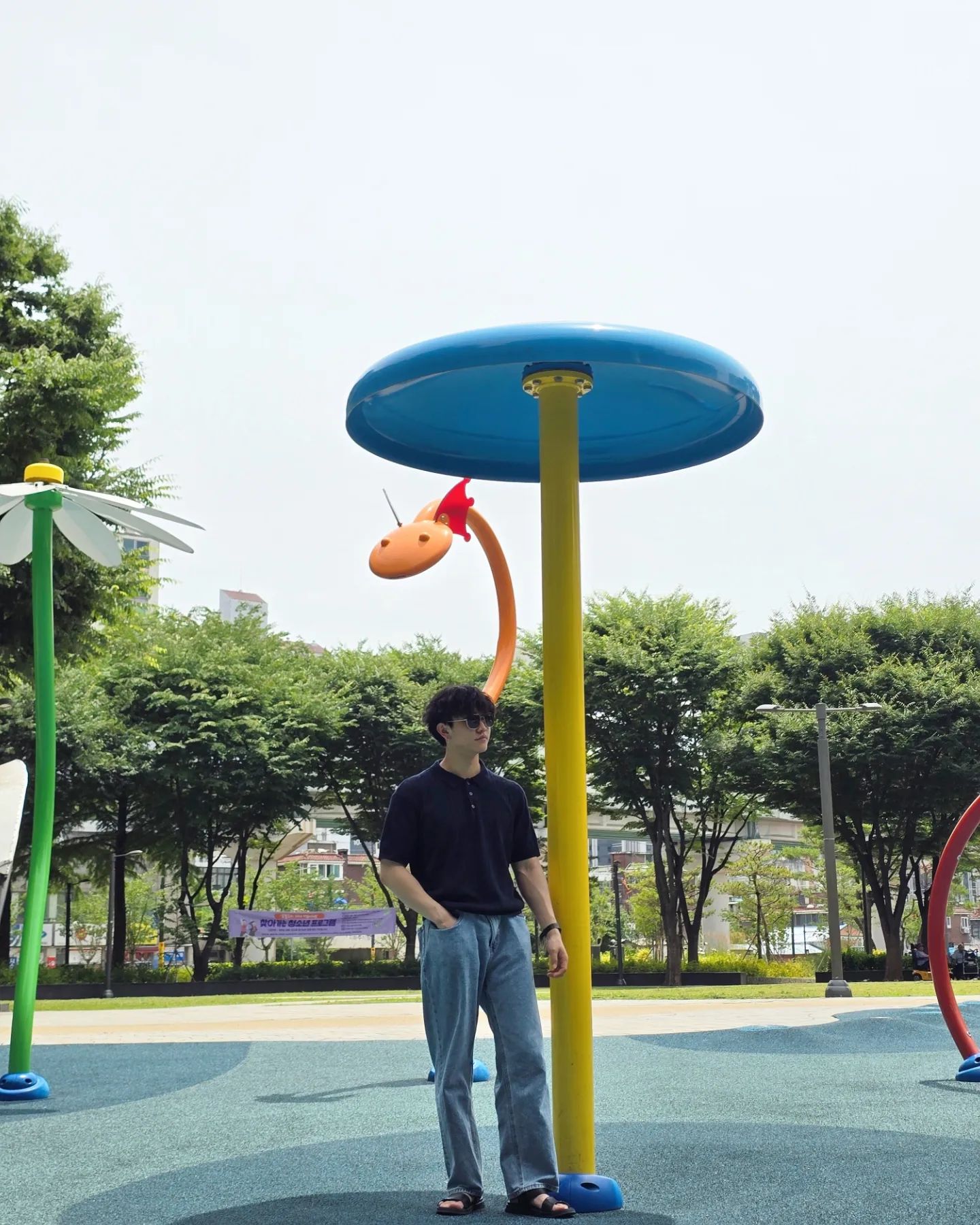 #협찬

#올웨이즈블루베르도선글라스 #베르도선글라스 #선글라스 #편광선글라스 #변색렌즈 #틴트선글라스 #명품선글라스 #편광렌즈 #여성선글라스 #베디베로 #고글선글라스 #패션안경 #가벼운선글라스 #남성선글라스 #레이반선글라스 #스포츠선글라스 #자외선차단선글라스 #연예인선글라스 #아동선글라스 #선글라스쇼핑몰 #선글라스렌즈 #운전선글라스 #투명선글라스 #홈쇼핑선글라스 #커플선글라스 #편광렌즈선글라스 #핑크선글라스

🎈이제 진짜 여름이 왔네요
더운날에 포인트로 주기 좋은 선글라스!
뜨거운 햇빛도 차단해주는 편리함!!

🎈베르도 선글라스는 한국인 얼굴형에 맞춰서 제작되었고 최고급 편광렌즈와 기존보다 더욱 업그레이드로 멋을 더하고 최고 수준의 사양들을 갖춘 K-선글라스!!

🎈개인적으로 안경이 안어울리는 사람인데 이 선글라스를 착용하고나니 너무 맘에 들어서 이번 여름에 많이 쓰고 다닐거 같아요!! 금테가 마지막으로 매력적인 포인트가 되지 않나 싶네요! 완전 강추합니당👍👍

🎈링크
https://m.smartstore.naver.com/allwaysblue_com

(always_blue_official)