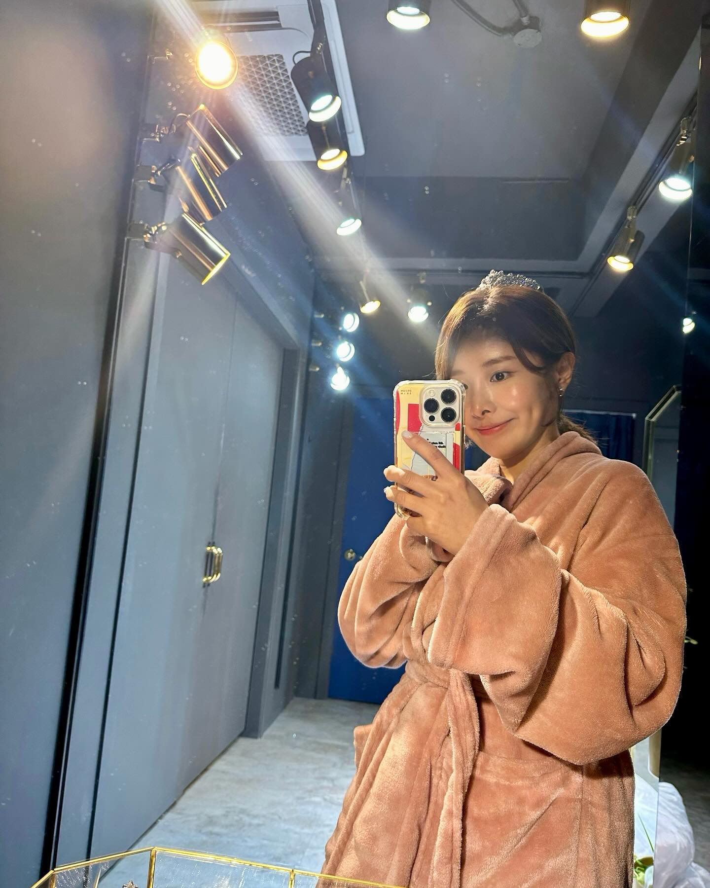 곤듀놀이 너무 재밌땅😏🌸👑👗👰
이럴때 나 정말 #천상여자네 ☺️
#드레스샵 셀렉날 🫰