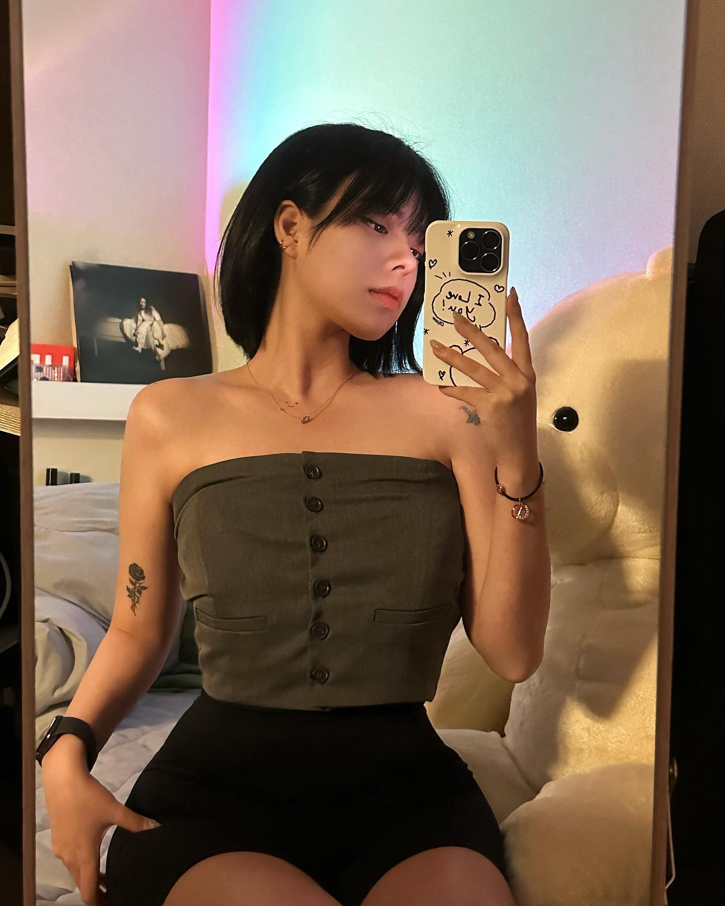 #협찬 

체니의 아이러브유 케이스 넘 졸귀탱이지 않나요🥺🤍🖤

흑백이라서 넘 제 취향에,, 너무 깔끔하고 귀여운 디자인에⸝⸝⸝ 강인아 미안해 한번만 케이스 바꿔낄게!!!!! 🤍

#광고 #치카케이스 #chicacase #하드케이스 #베니 #체니 #폰케이스 #폰케이스추천 #아이폰케이스 #갤럭시폰케이스 #귀여운케이스추천 #캐릭터케이스추천 #디자인케이스 #핸드폰케이스추천 #아이폰15케이스 #폰꾸 #체니아이러브유