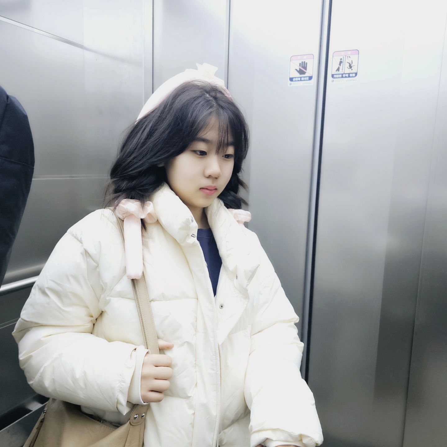 #제주잠시안녕 

수지맘 며느리 모드로
리셋하고 시댁으로 꼬우✈️

모두 즐겁고 행복한 명절 보내세요😊

#튜브컬 귀여워🥰
하늘에서 #큐브맞추기 😆
#시댁가는중 
#niceday0208
#수지맘제주
#제주에서육지로 
#햅삐명절🙇🏻‍♀️